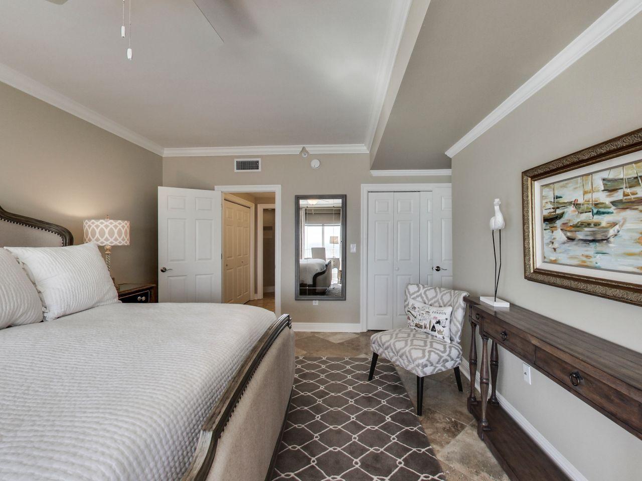 HOLIDAY ISLE TOWERS CONDO - Residential