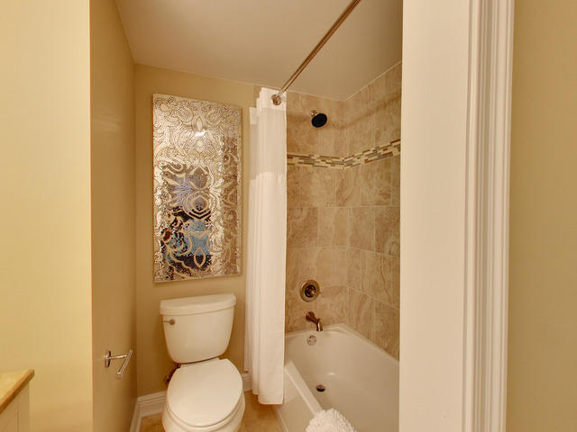 HOLIDAY ISLE TOWERS CONDO - Residential