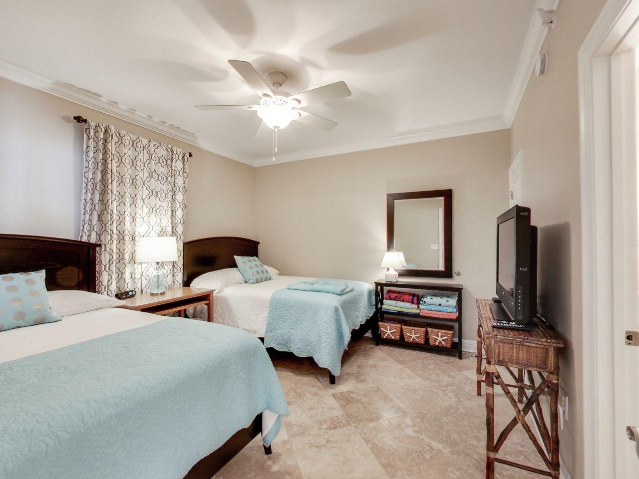 HOLIDAY ISLE TOWERS CONDO - Residential