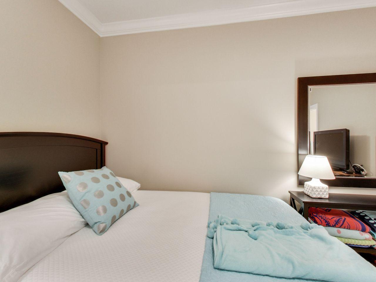 HOLIDAY ISLE TOWERS CONDO - Residential