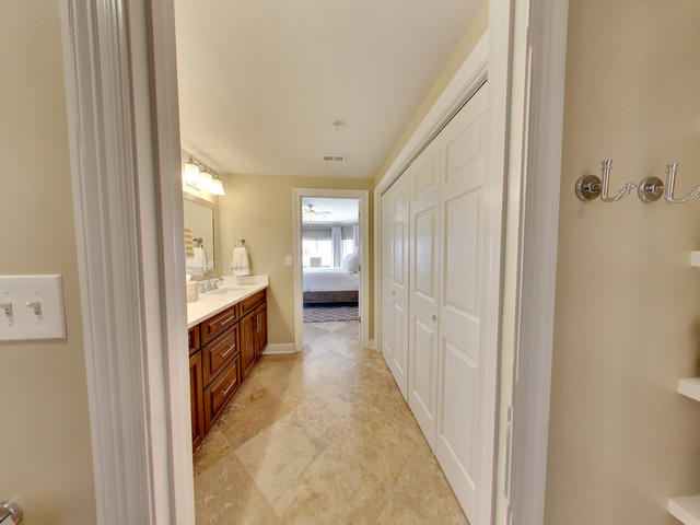 HOLIDAY ISLE TOWERS CONDO - Residential