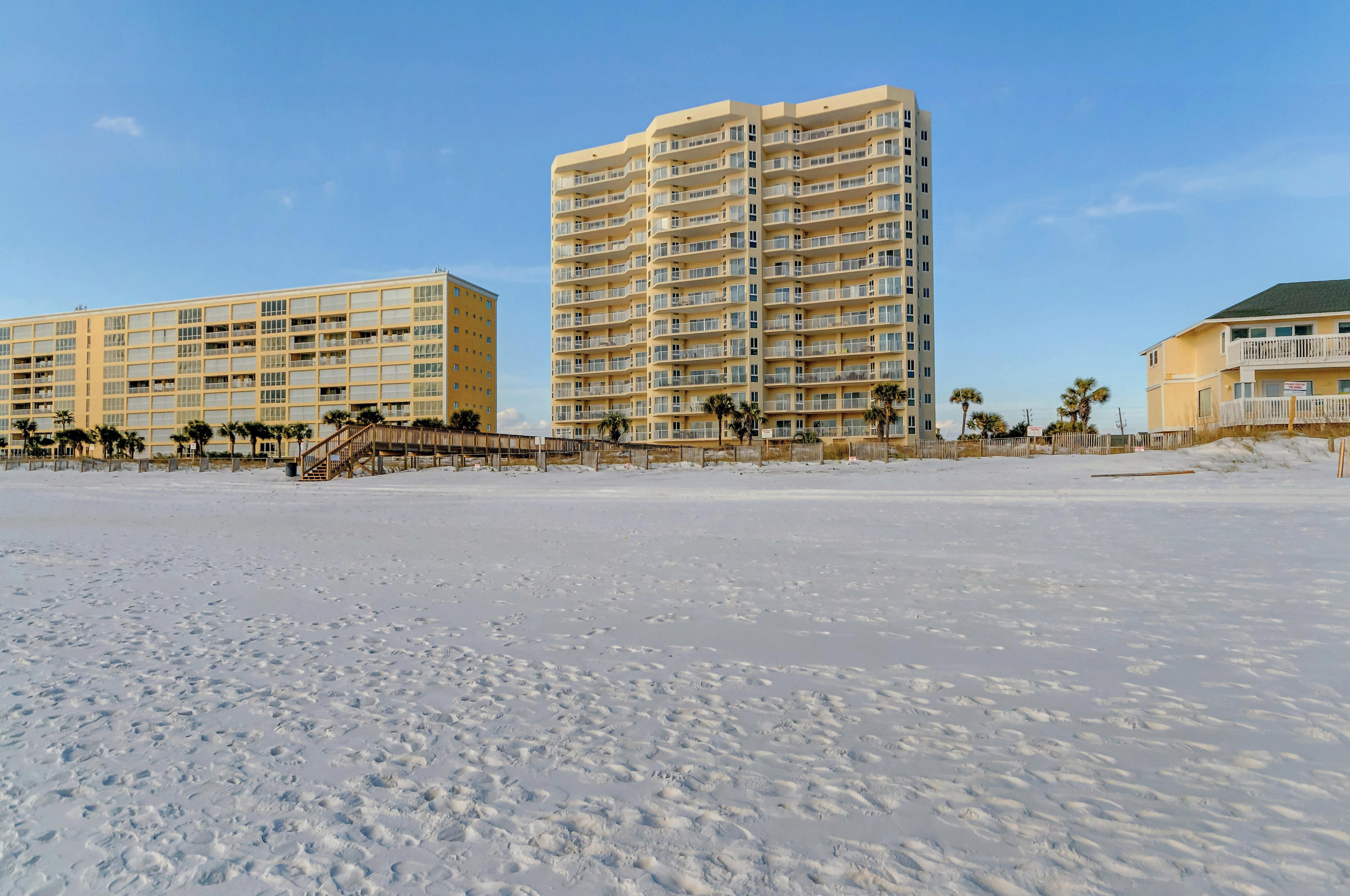 HOLIDAY ISLE TOWERS CONDO - Residential