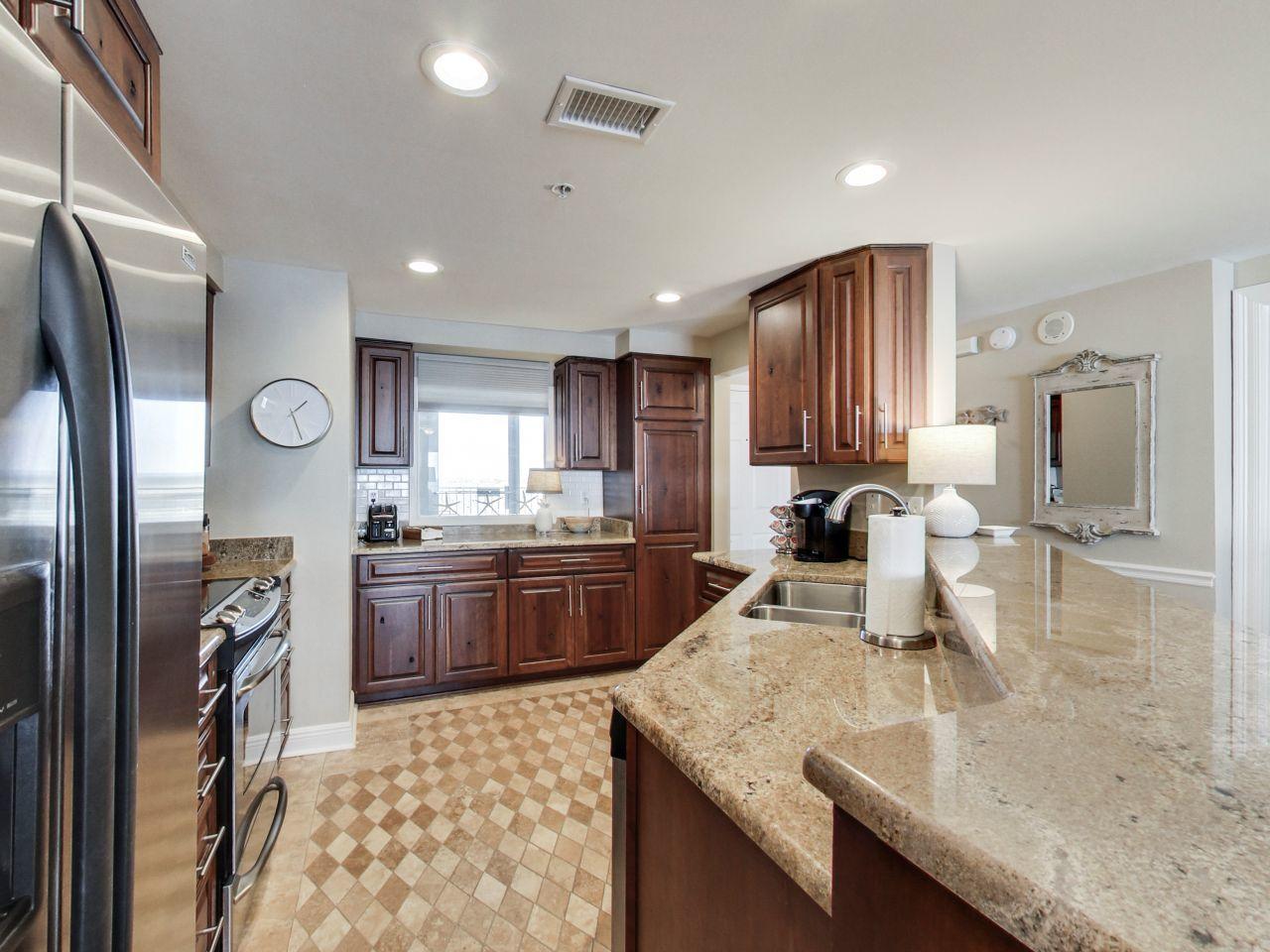 HOLIDAY ISLE TOWERS CONDO - Residential