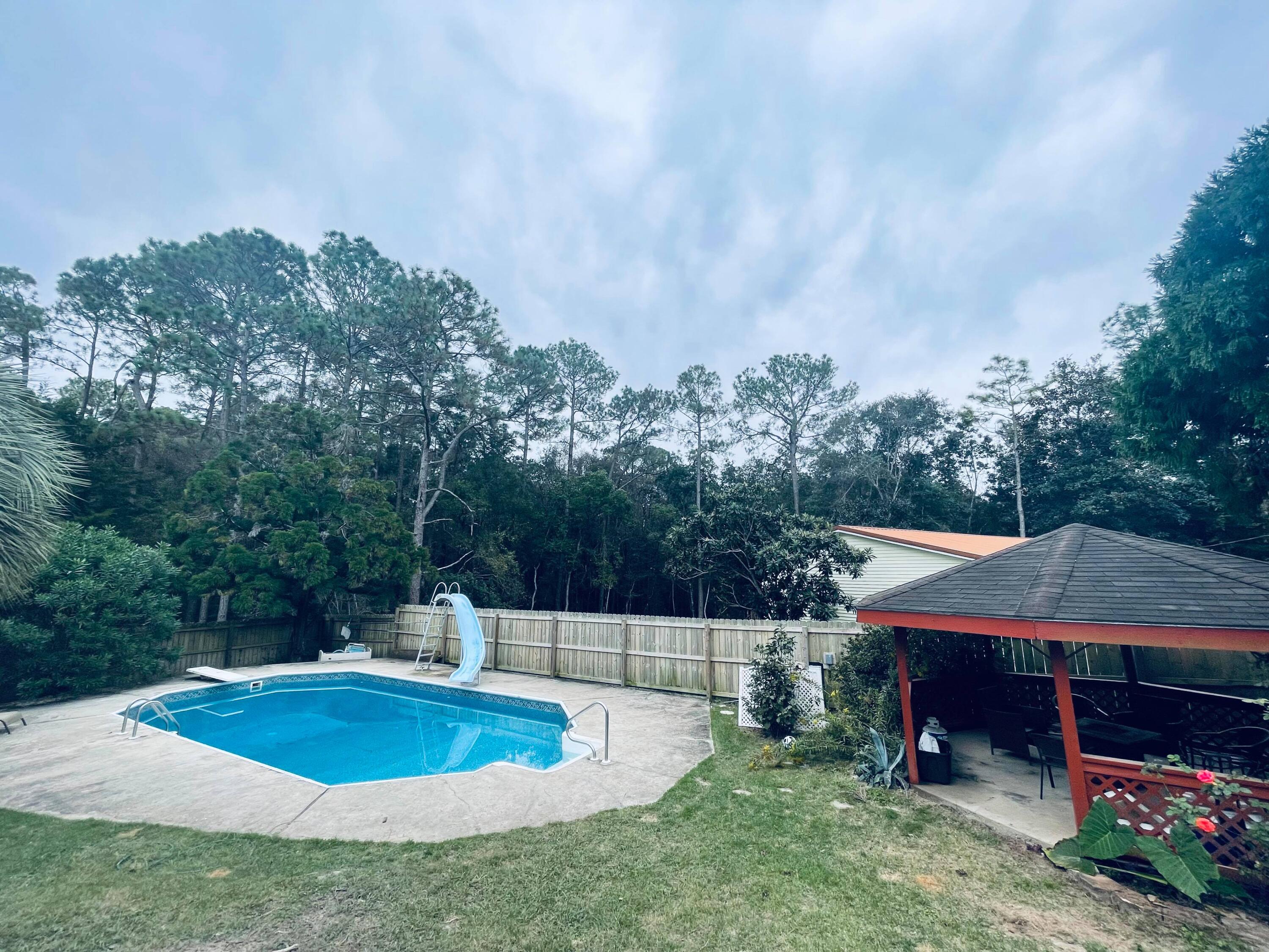 LAKEWOOD - Residential Lease