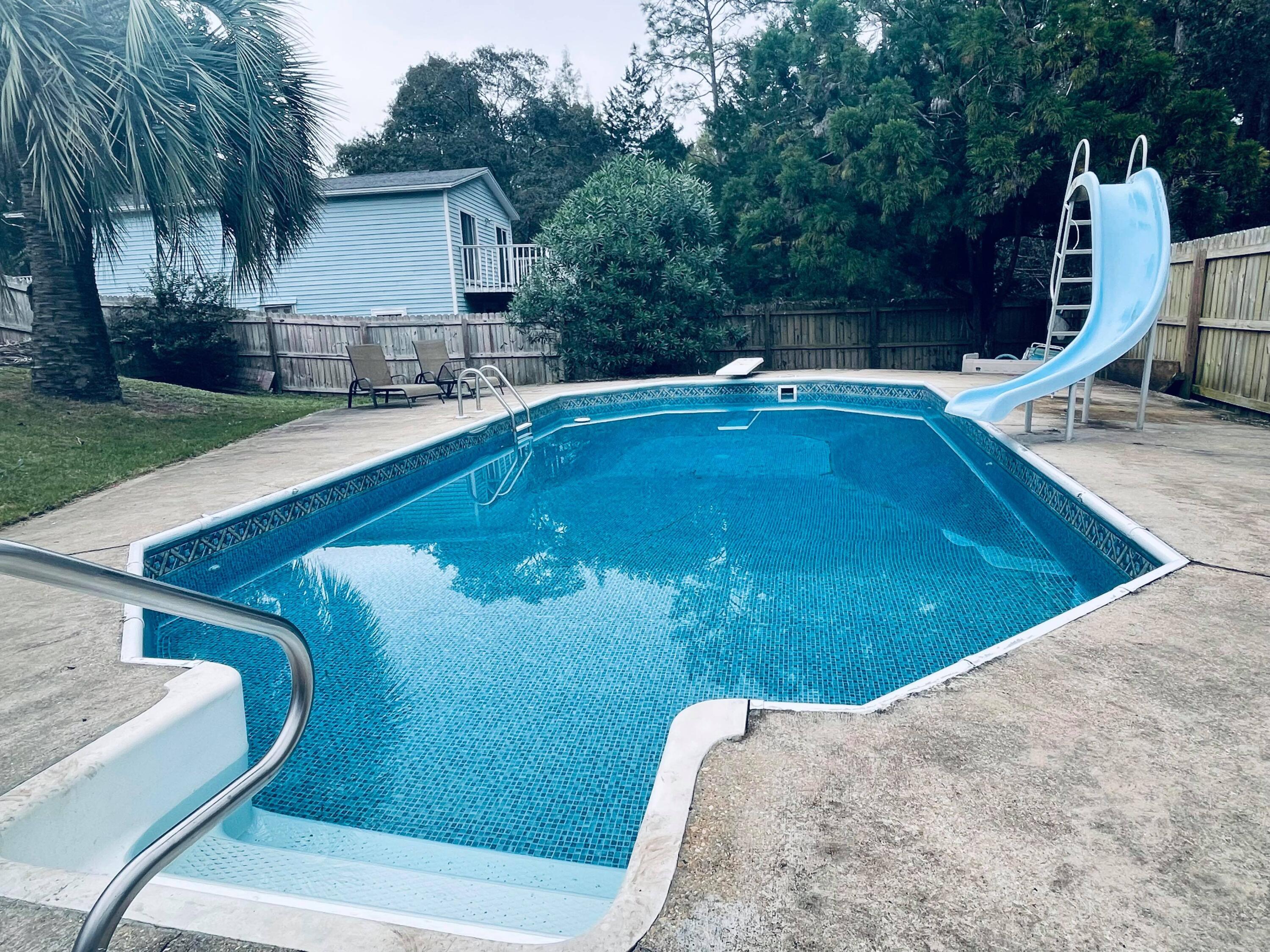 LAKEWOOD - Residential Lease