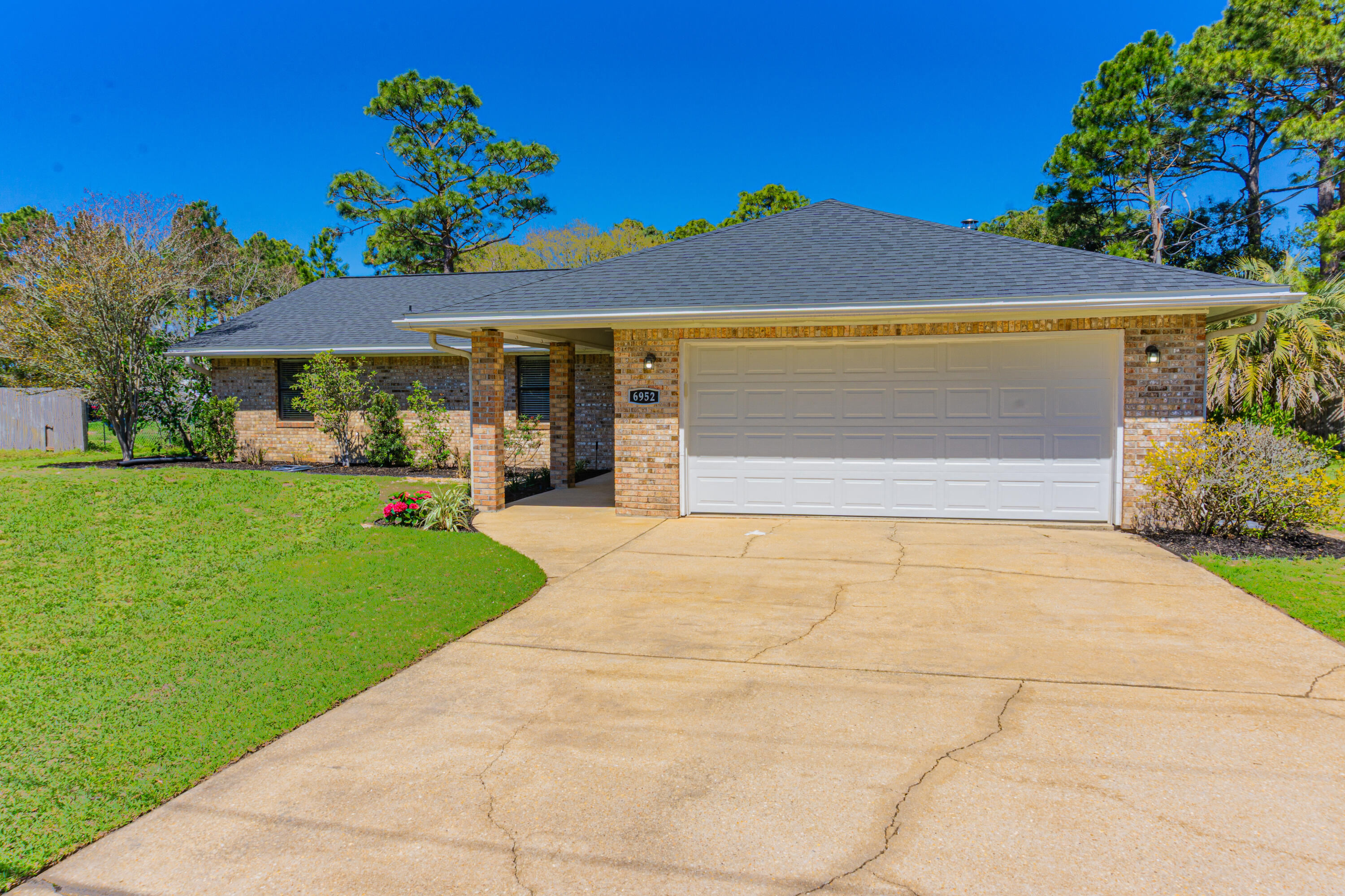 HOLLEY BY THE SEA - Residential