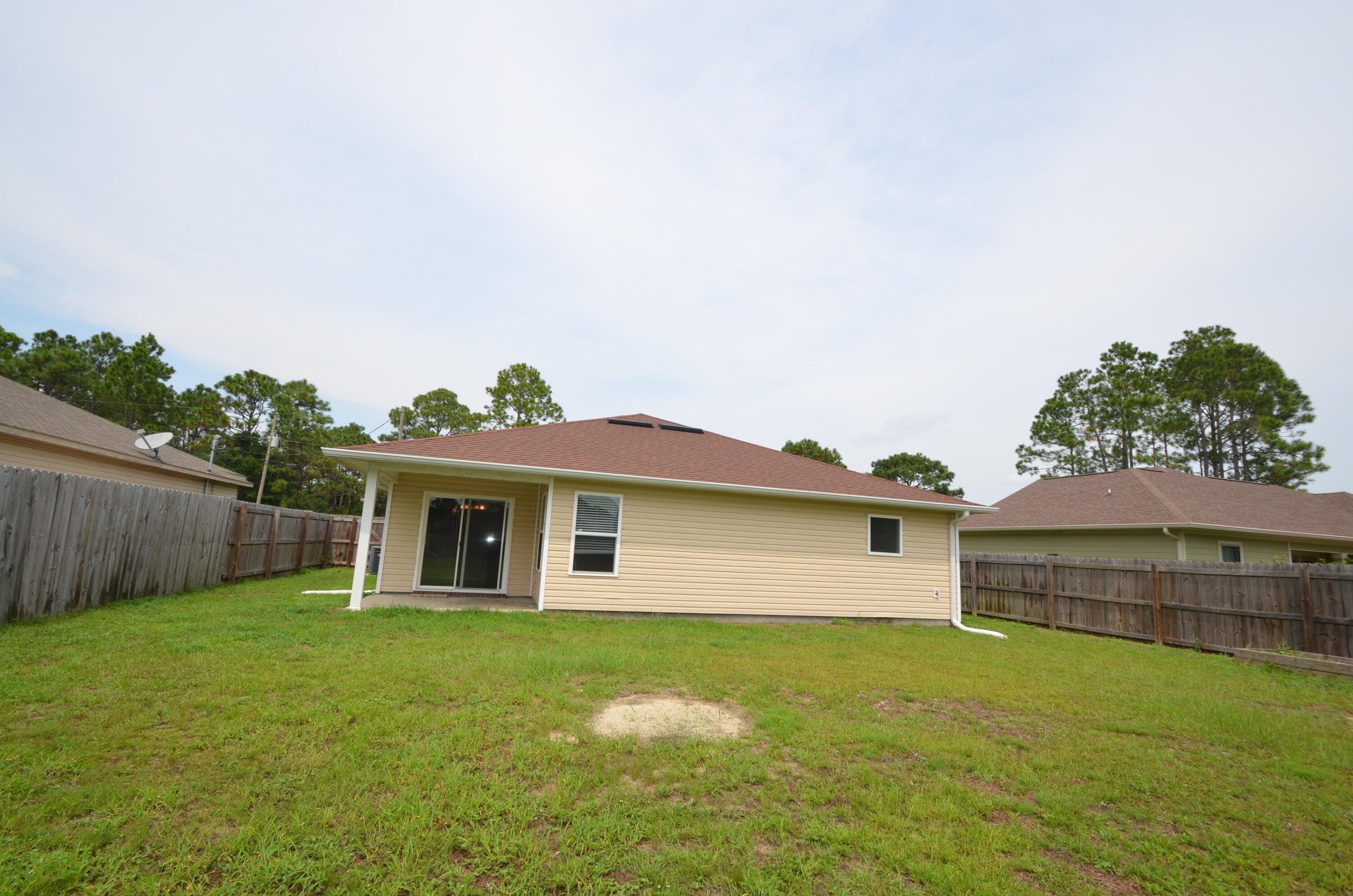 NAVARRE S/D 2ND ADDN - Residential Lease