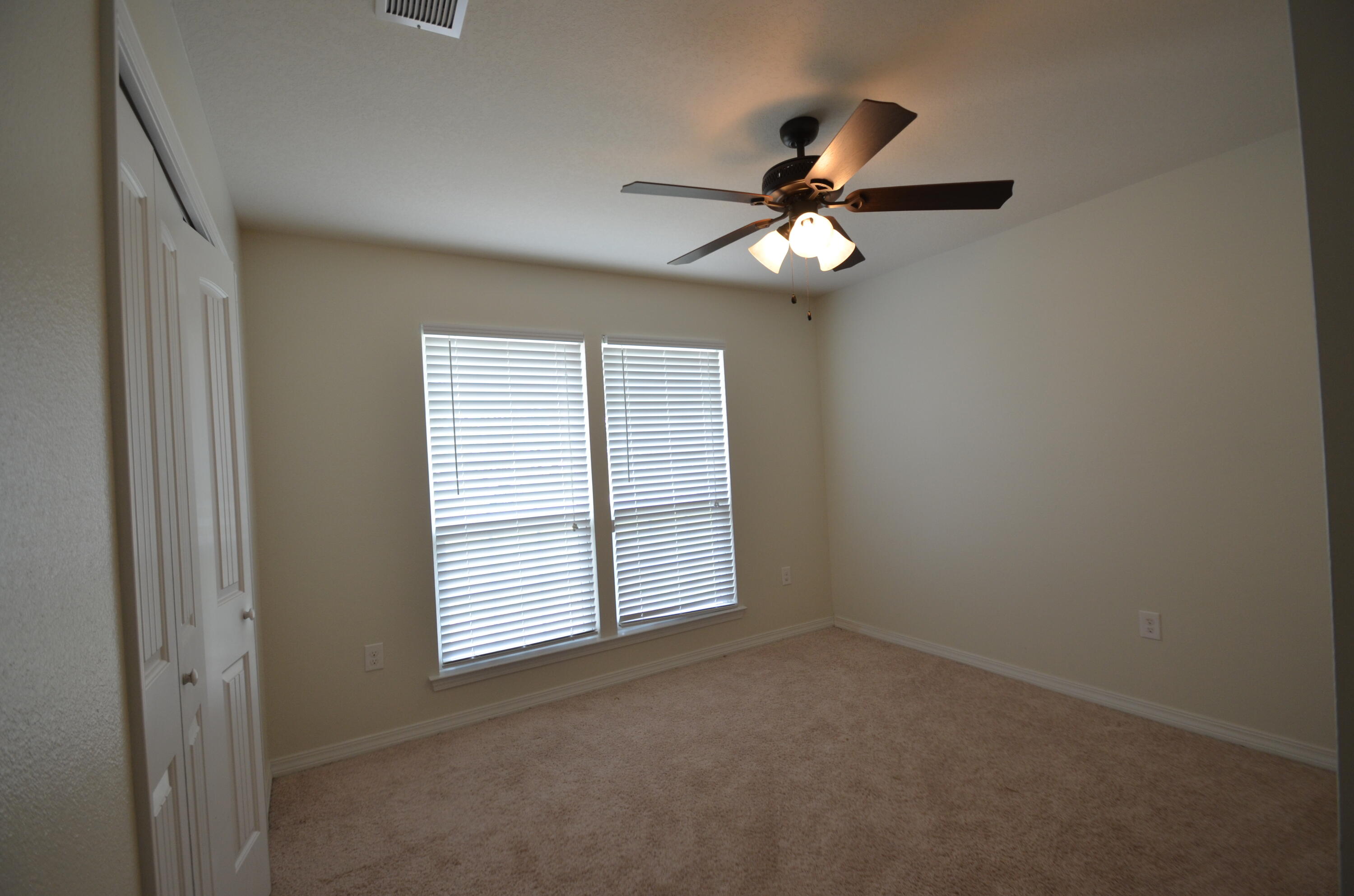 NAVARRE S/D 2ND ADDN - Residential Lease