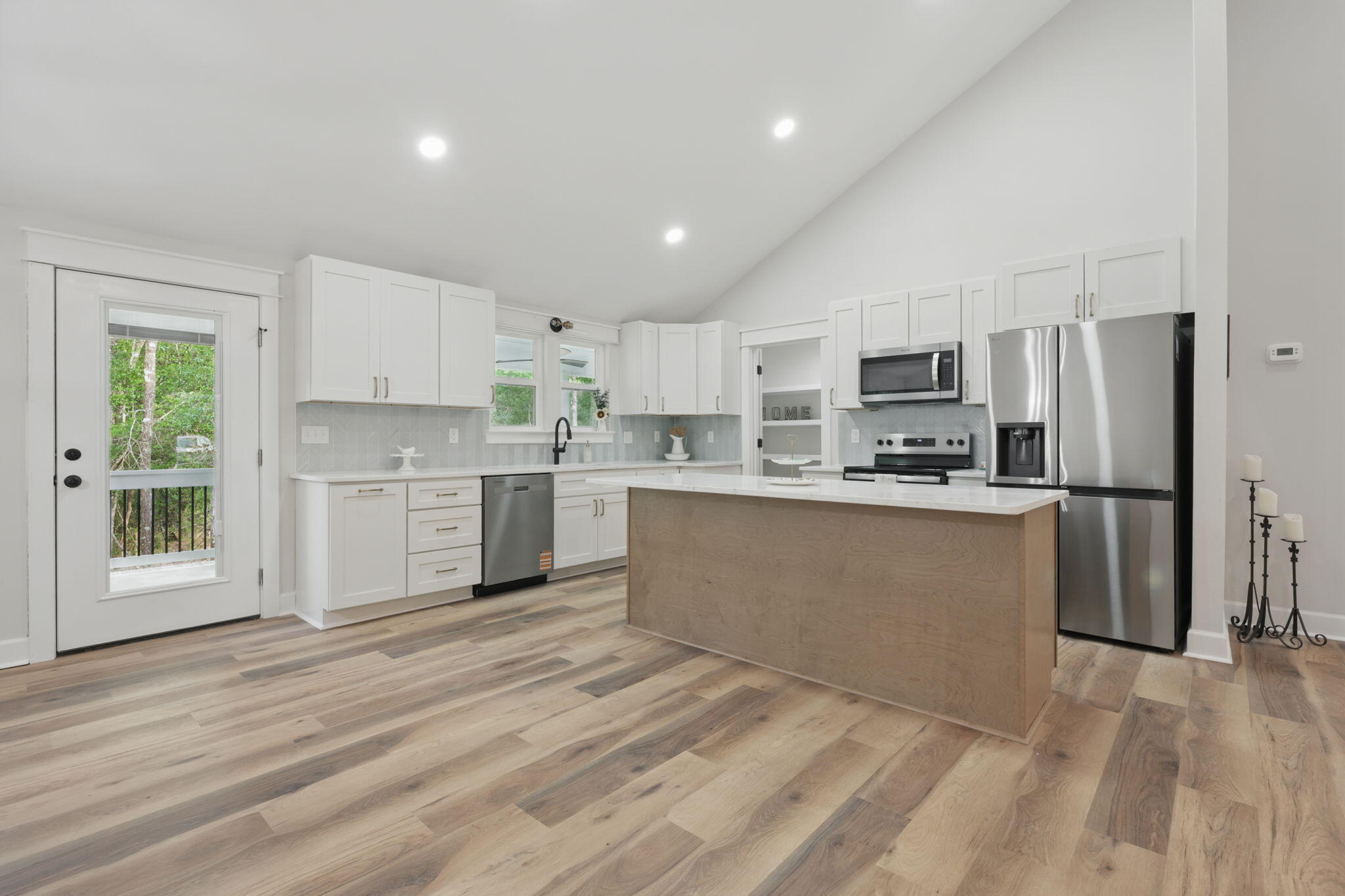 SPRING HILL ESTATES - Residential