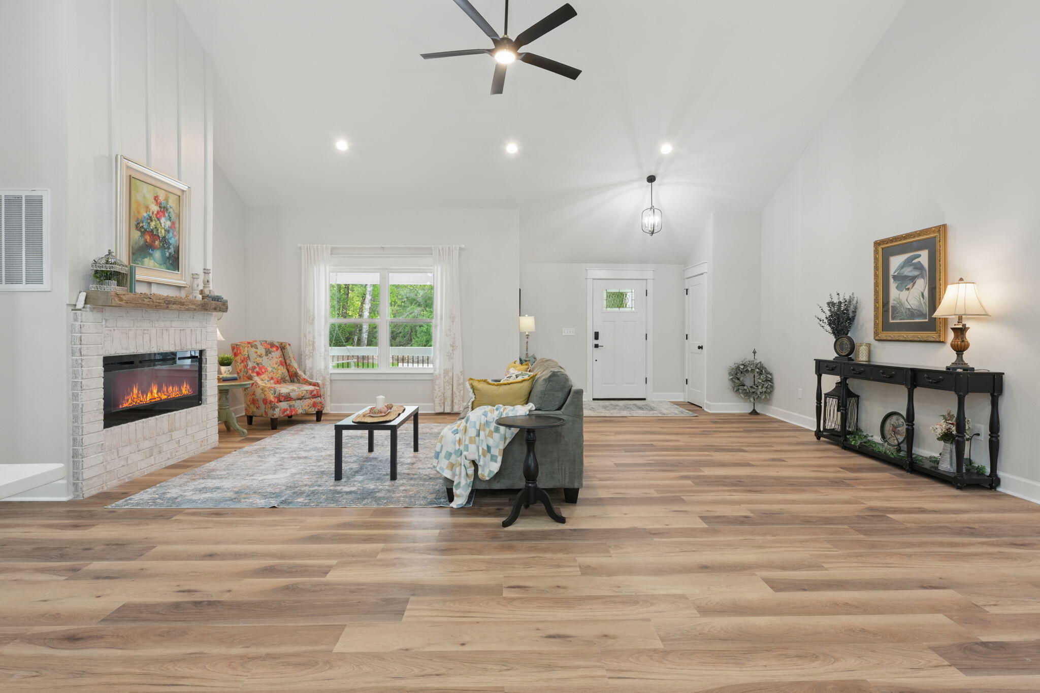 SPRING HILL ESTATES - Residential