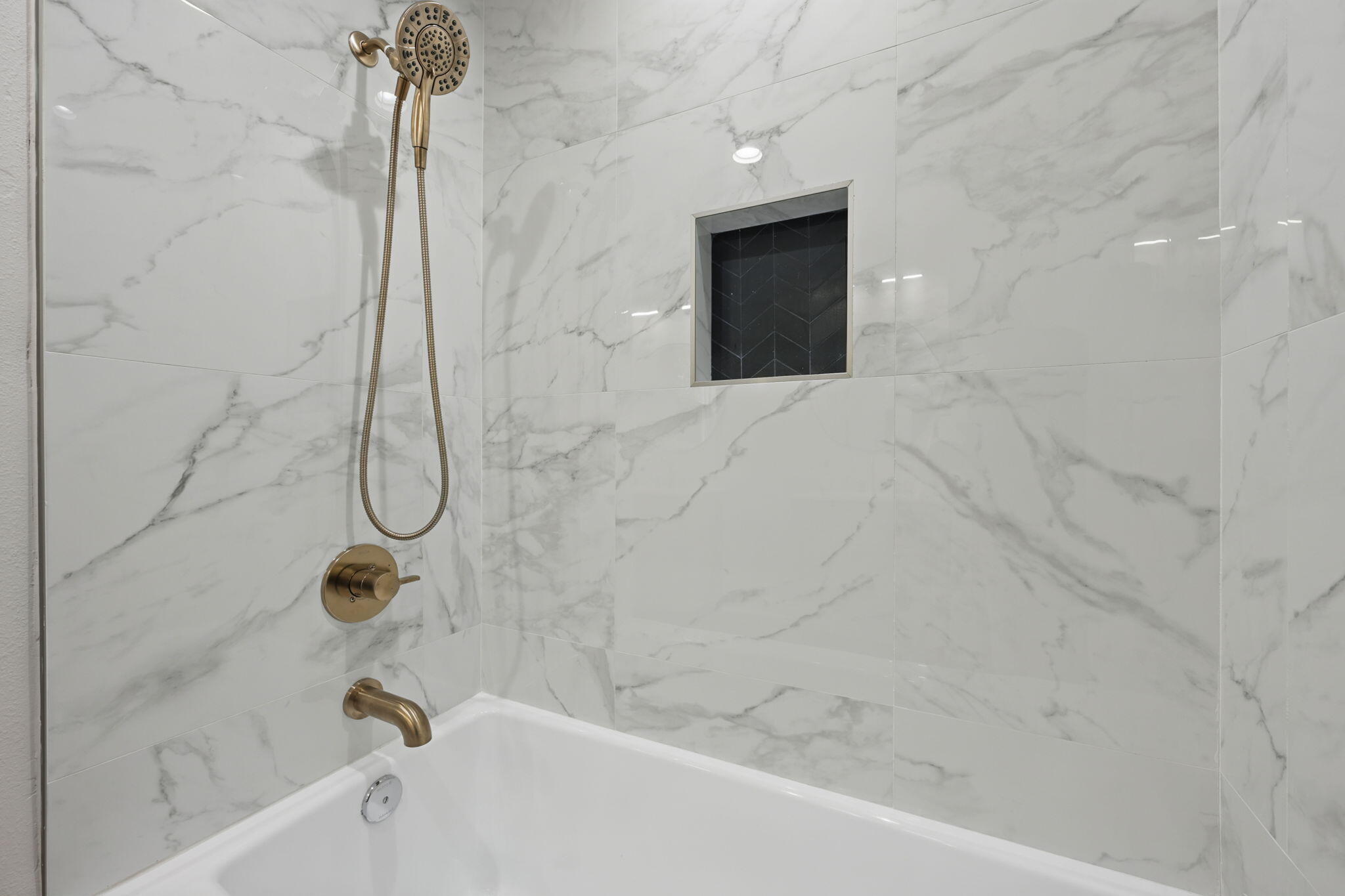 SPRING HILL ESTATES - Residential