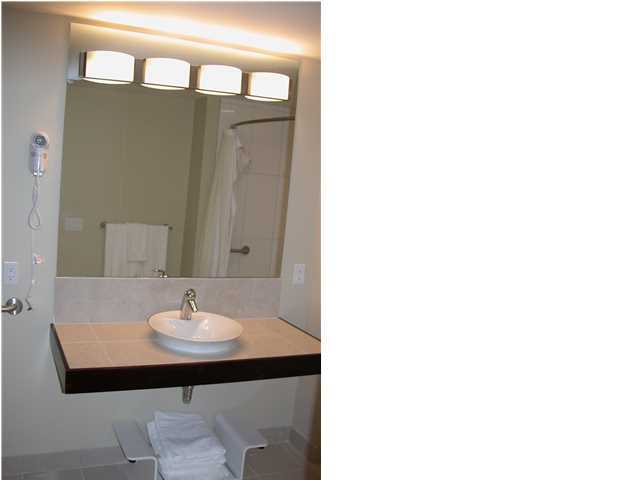 BAHIA CONDO - Residential