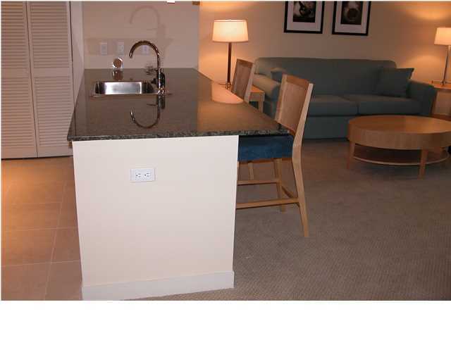 BAHIA CONDO - Residential