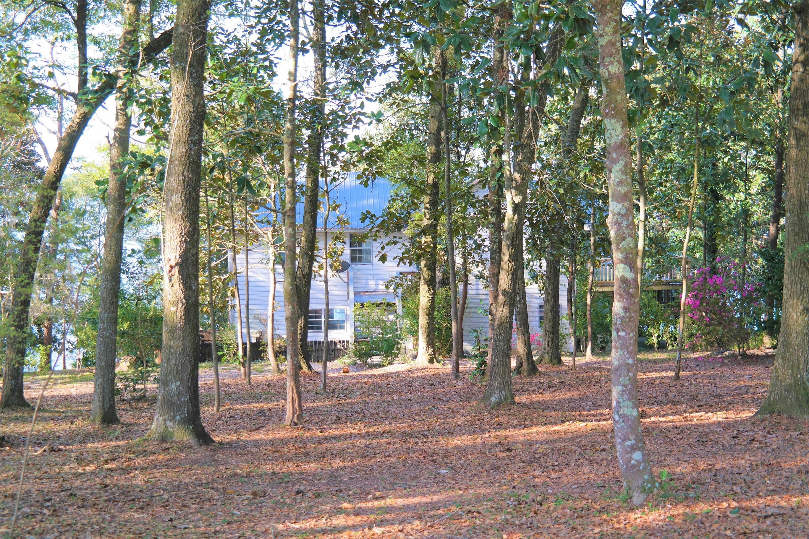 LAKE HOLLEY ESTATES - Residential