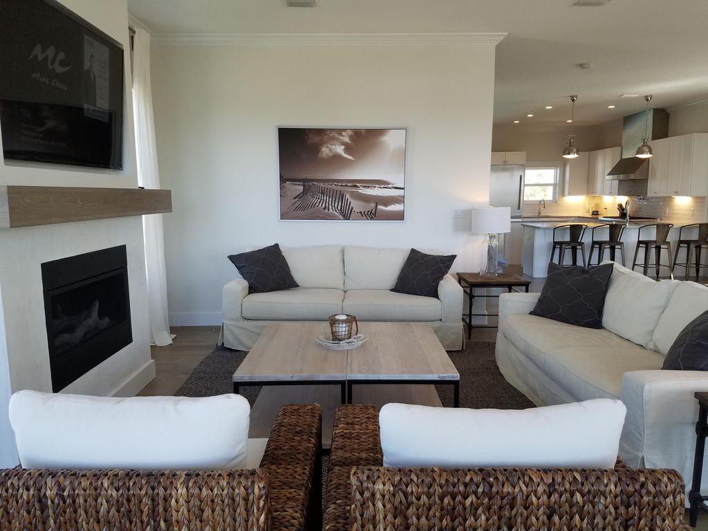 PELICAN POINTE AT CAMP CREEK - Residential