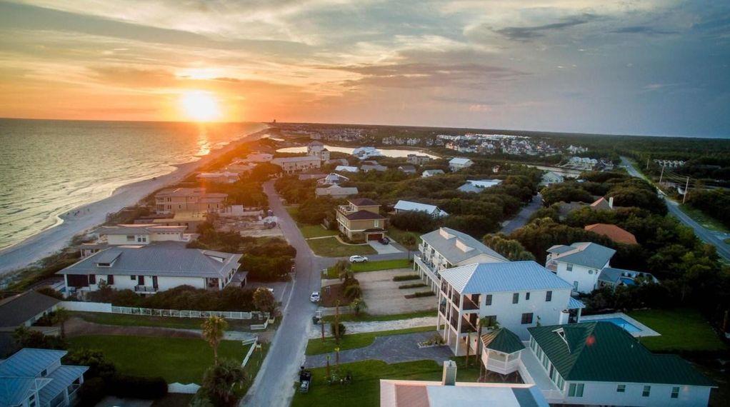 PELICAN POINTE AT CAMP CREEK - Residential