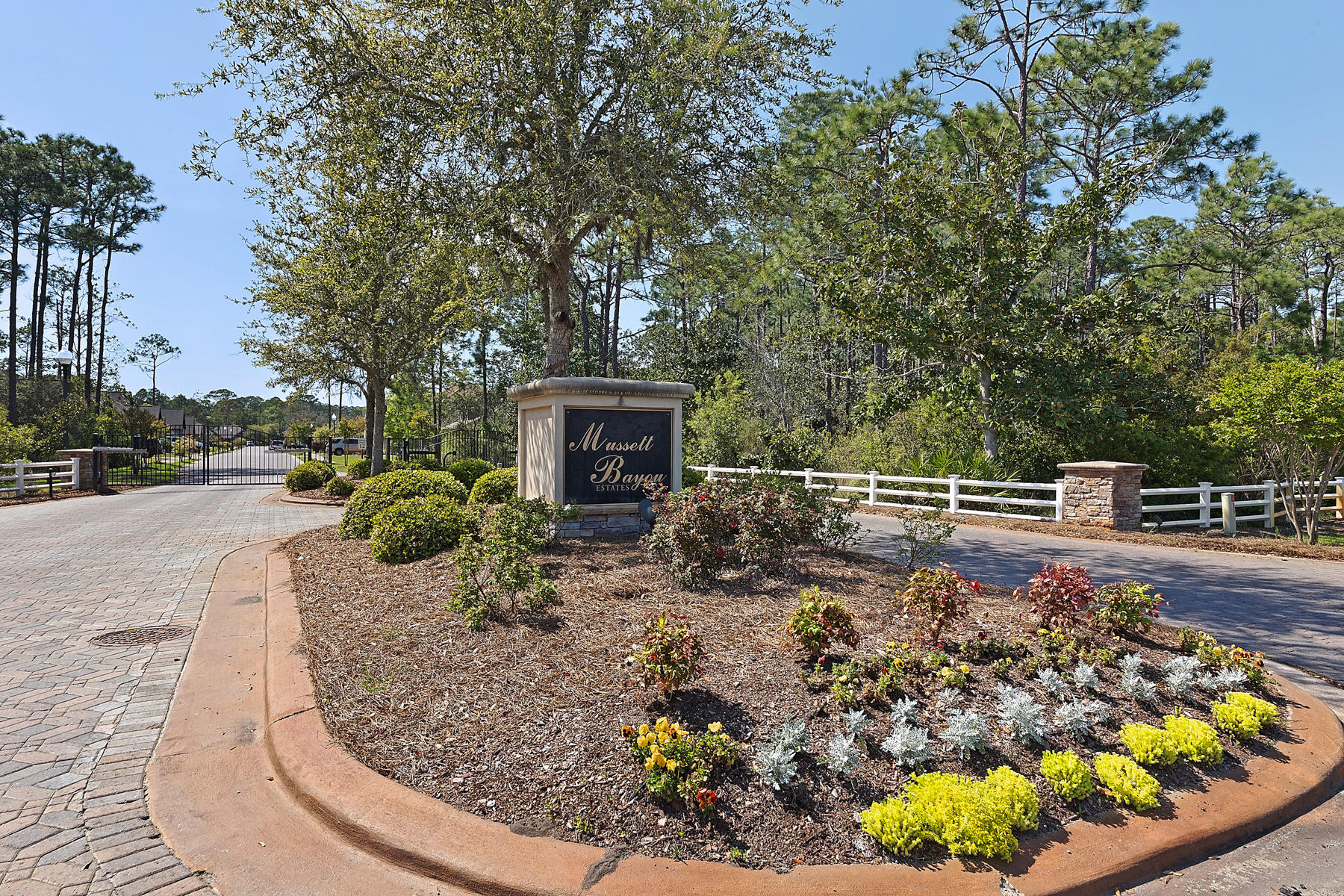 MUSSETT BAYOU ESTATES - Residential