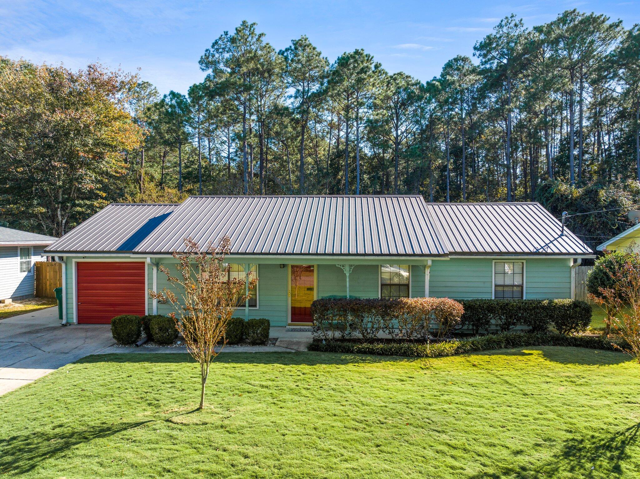 Welcome to a delightful property nestled in the heart of Fort Walton Beach, FL. This inviting home boasts 3 spacious bedrooms and 2 well-appointed bathrooms, providing comfortable living spaces for you and your family. It exudes a timeless charm while offering modern amenities.The property's prime location is a true highlight, with close proximity to the nearby base. Whether you're stationed at the base or simply appreciate the convenience, this residence offers an ideal location for easy access to work and the vibrant community of Fort Walton Beach.Explore the numerous features this property has to offer, including a thoughtfully designed layout, and a well-maintained yard that provides a serene retreat.