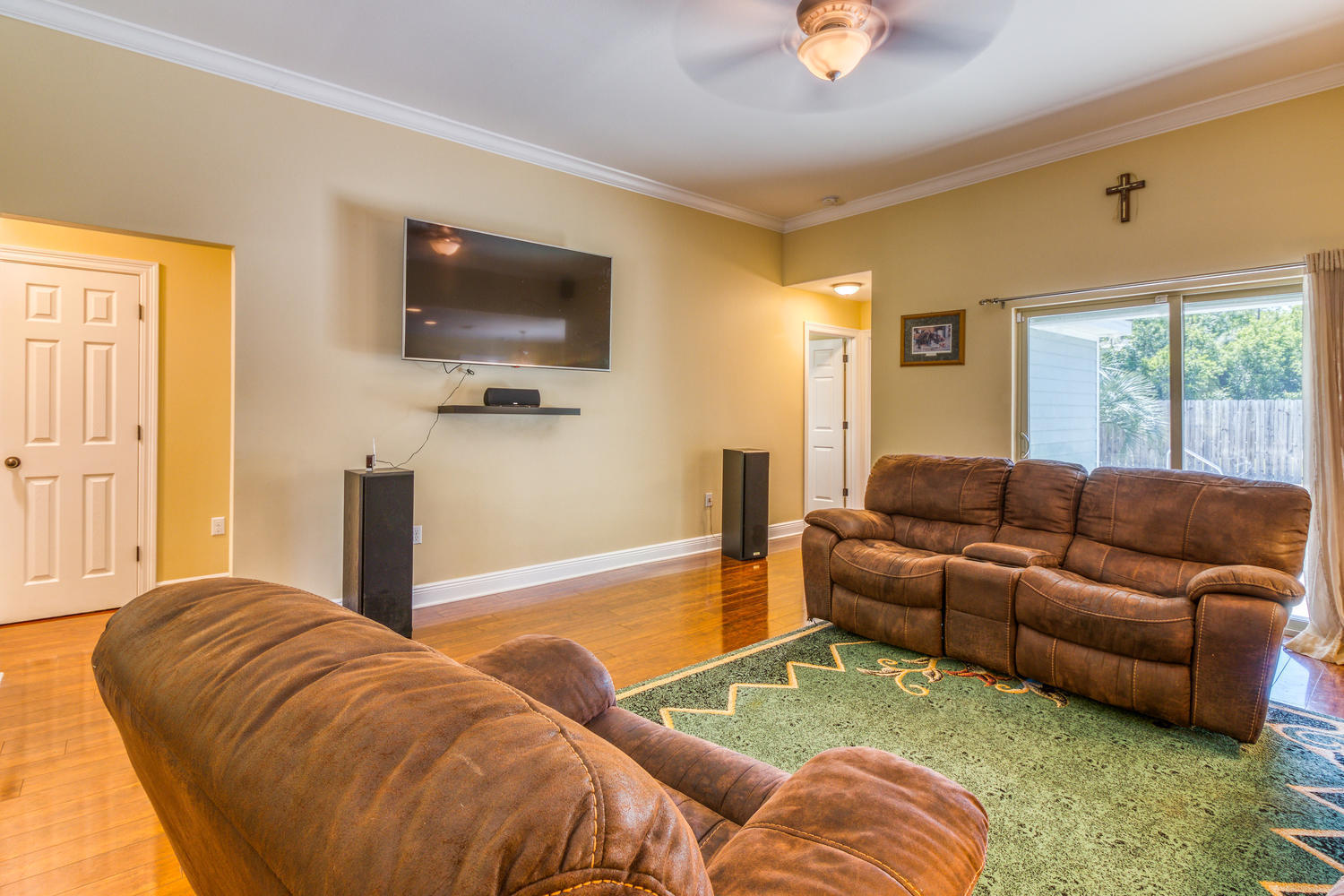 HOLLY WOODS - Residential