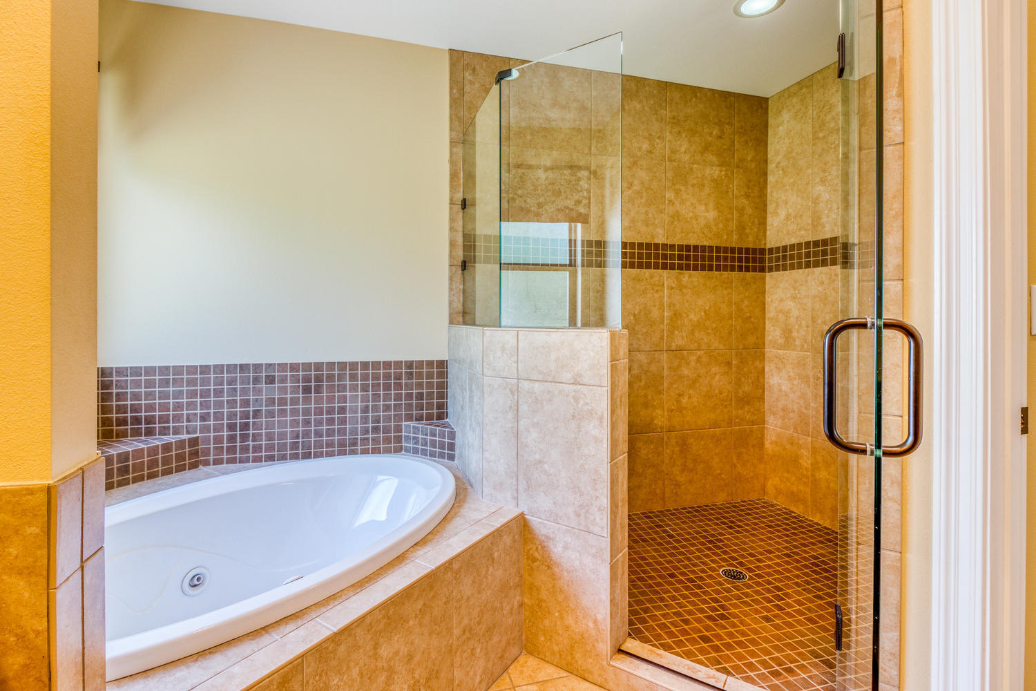 HOLLY WOODS - Residential