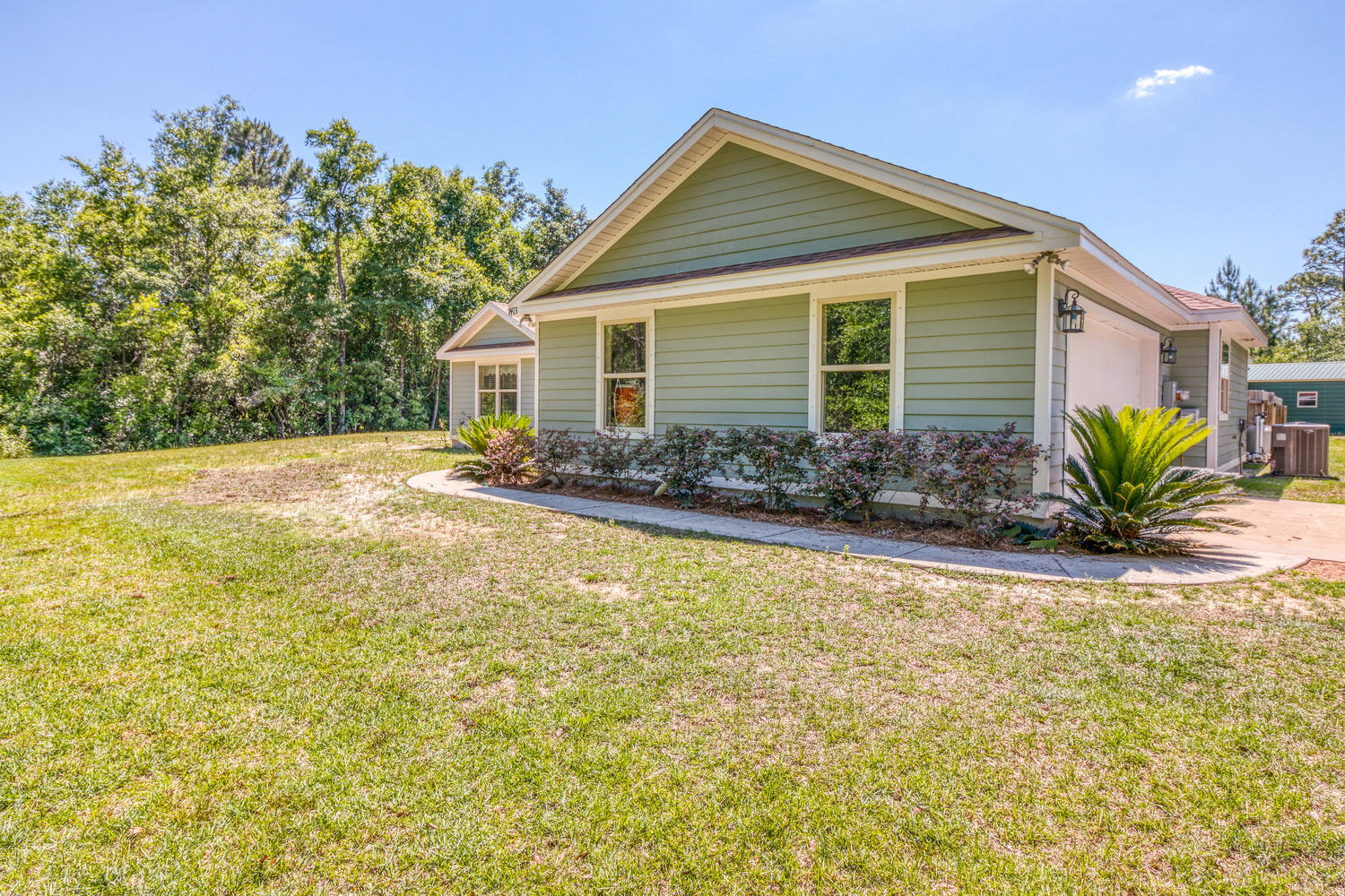 HOLLY WOODS - Residential