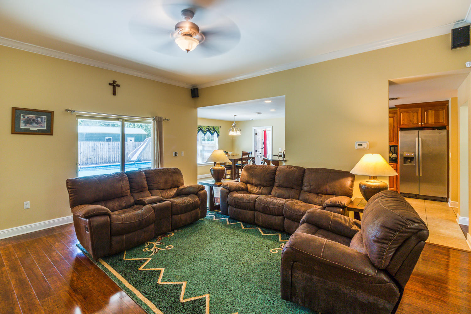 HOLLY WOODS - Residential