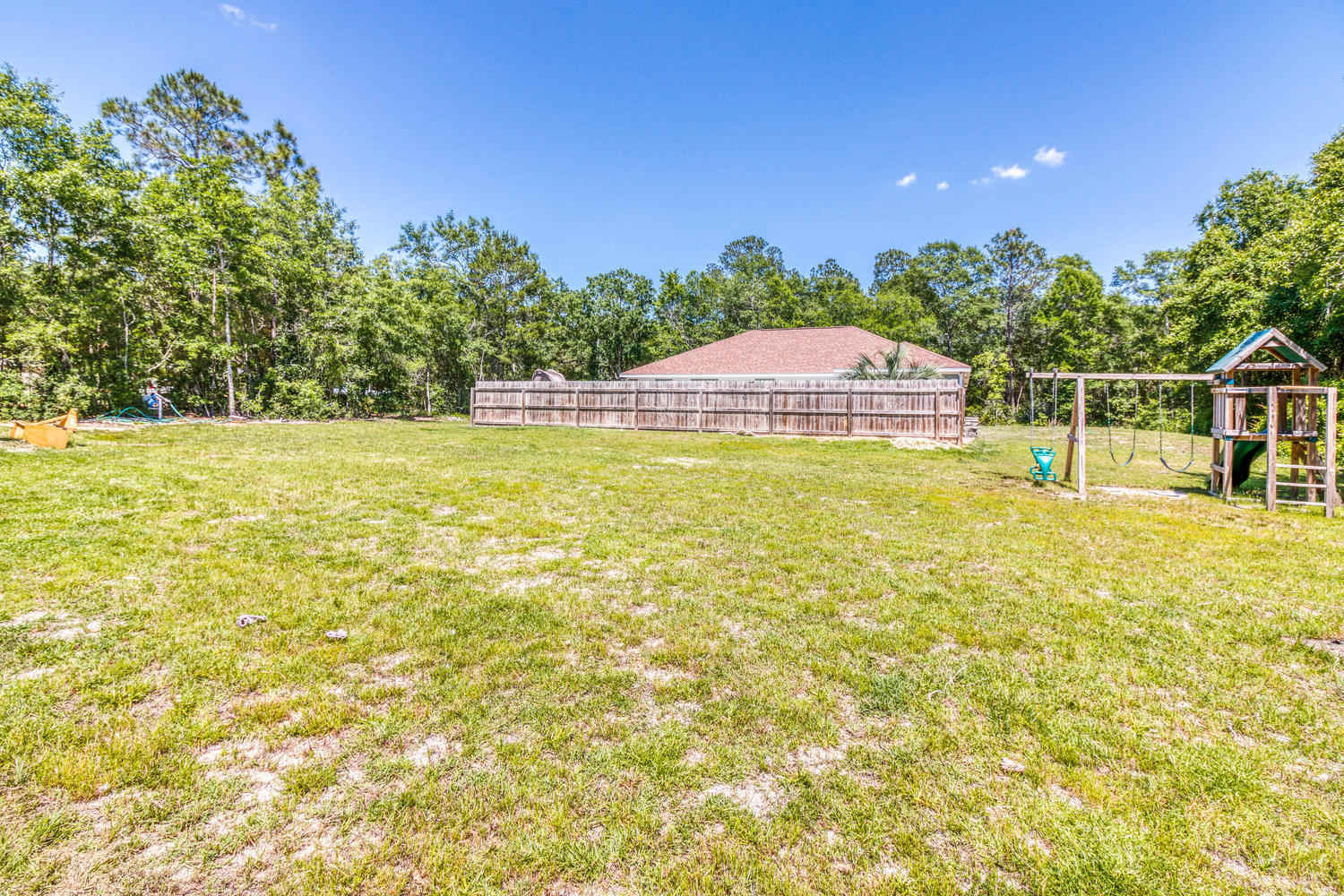 HOLLY WOODS - Residential