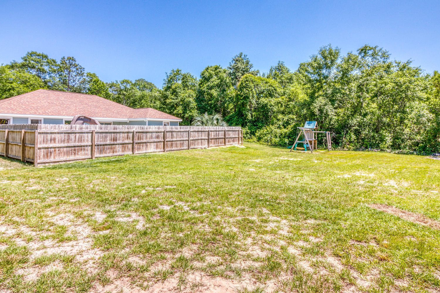 HOLLY WOODS - Residential