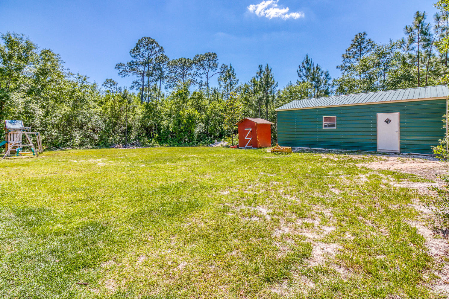 HOLLY WOODS - Residential