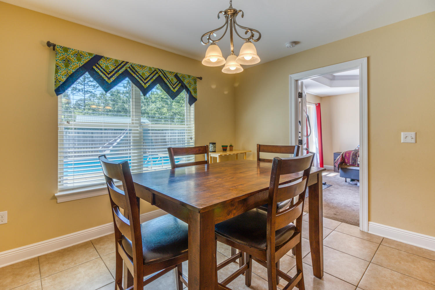 HOLLY WOODS - Residential