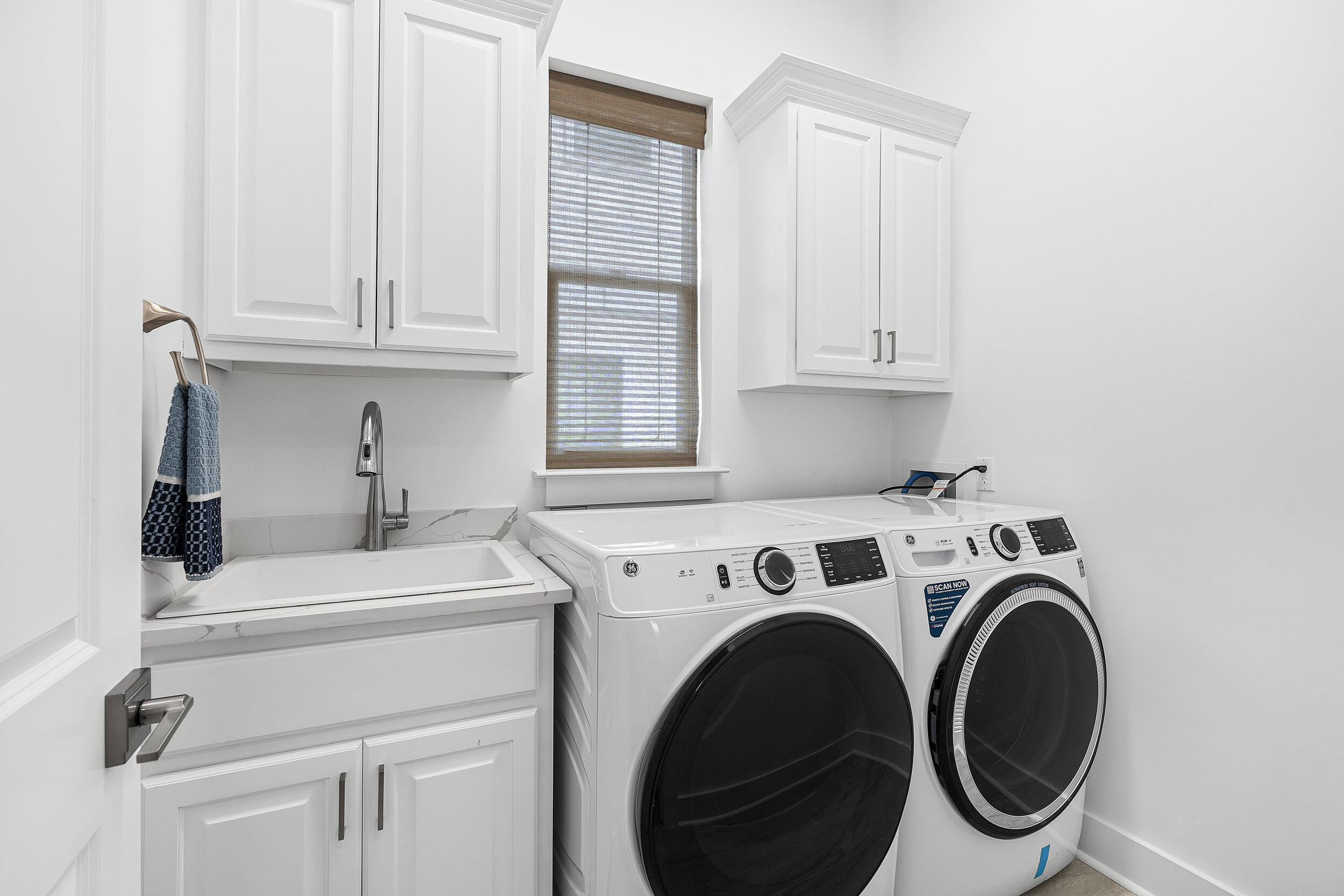 POMPANO PLACE - Residential