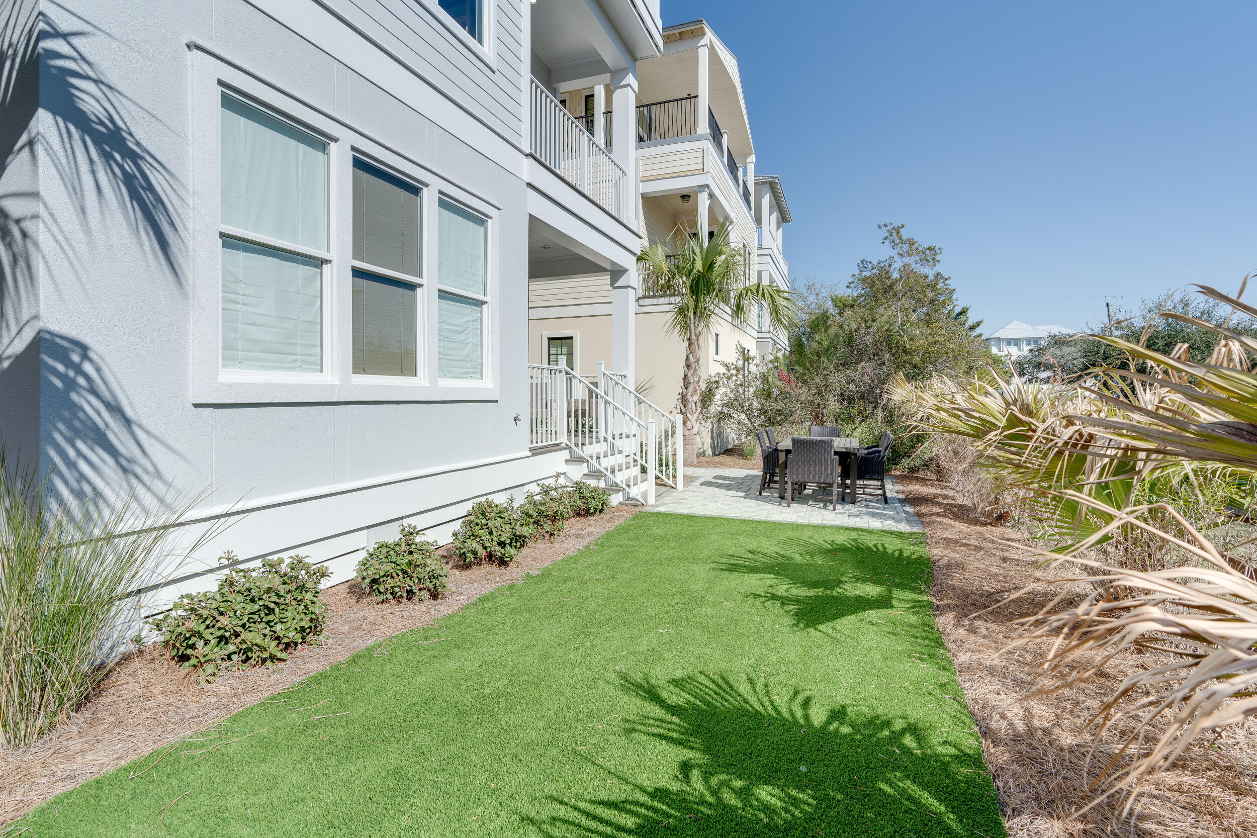 POMPANO PLACE - Residential
