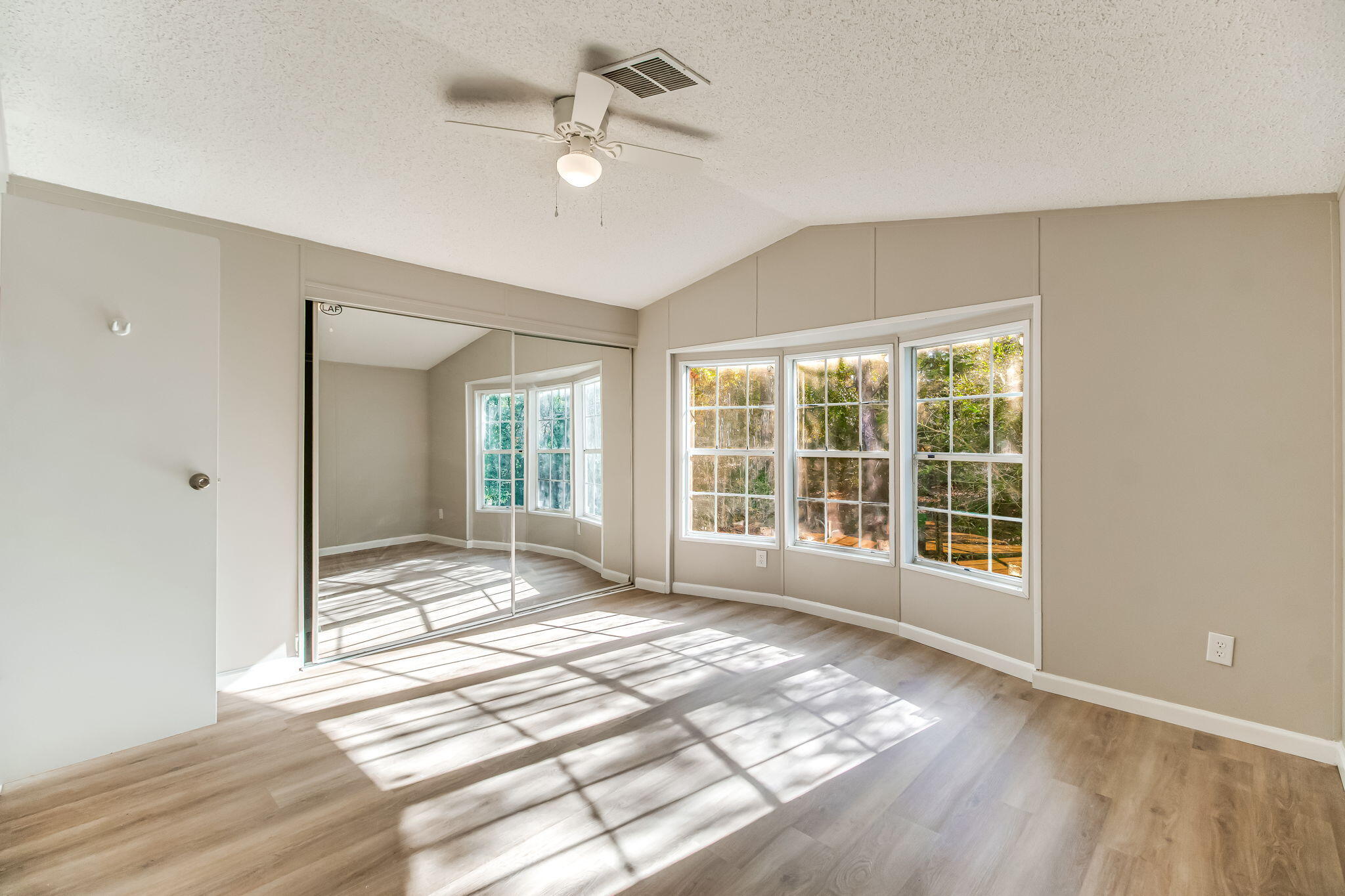 LAKE TANTARA 3 - Residential