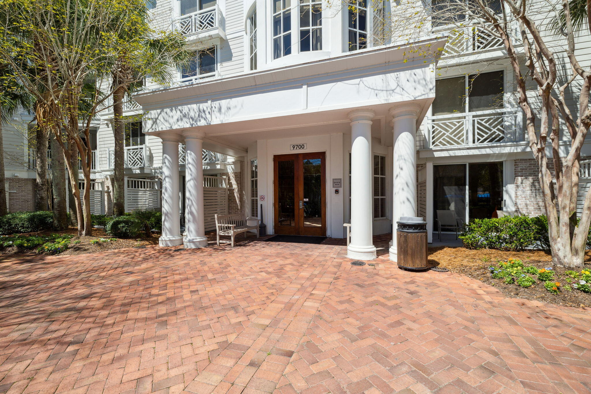 BAHIA CONDO - Residential