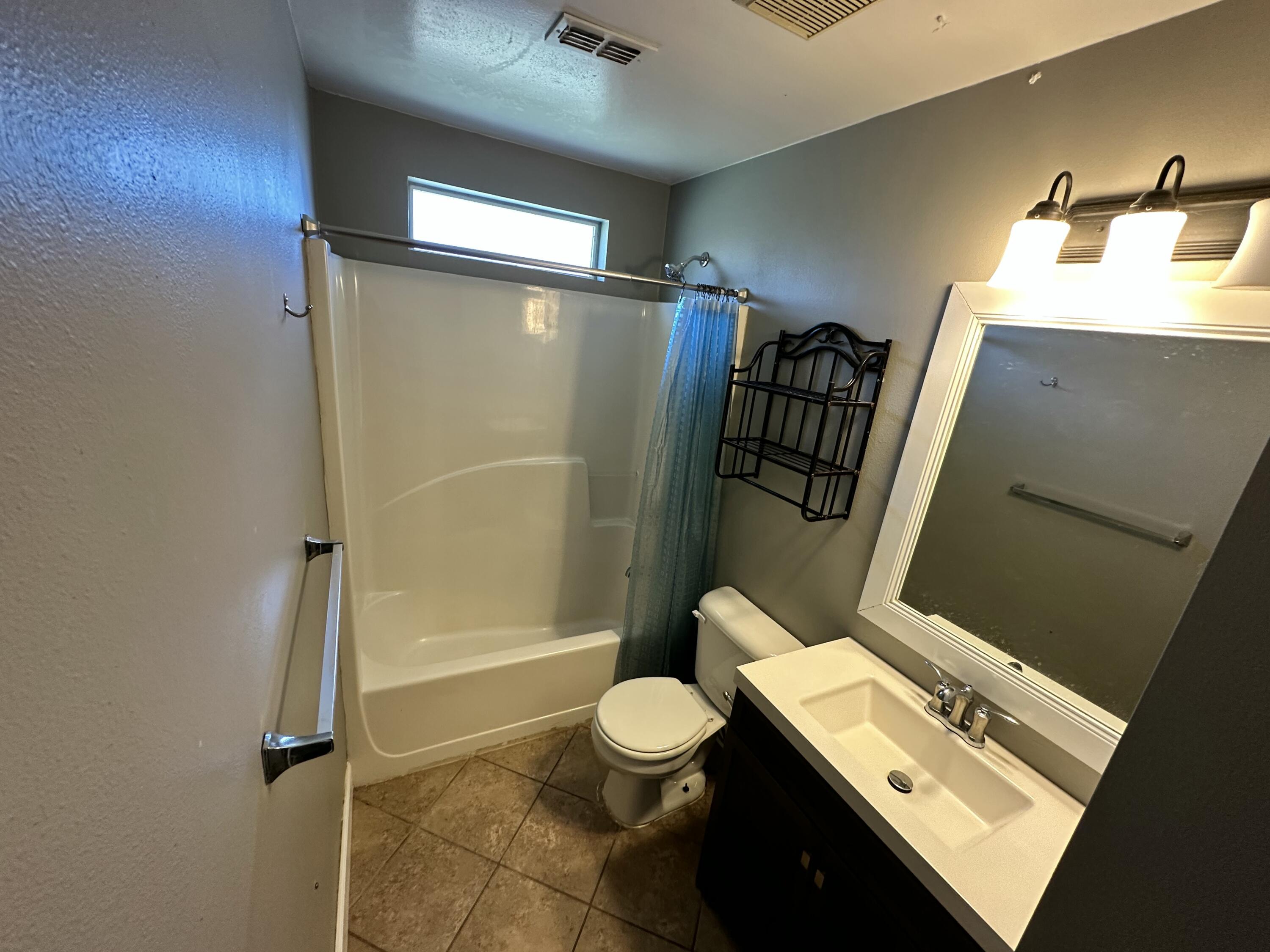 COUNTRY VIEW 10TH - Residential
