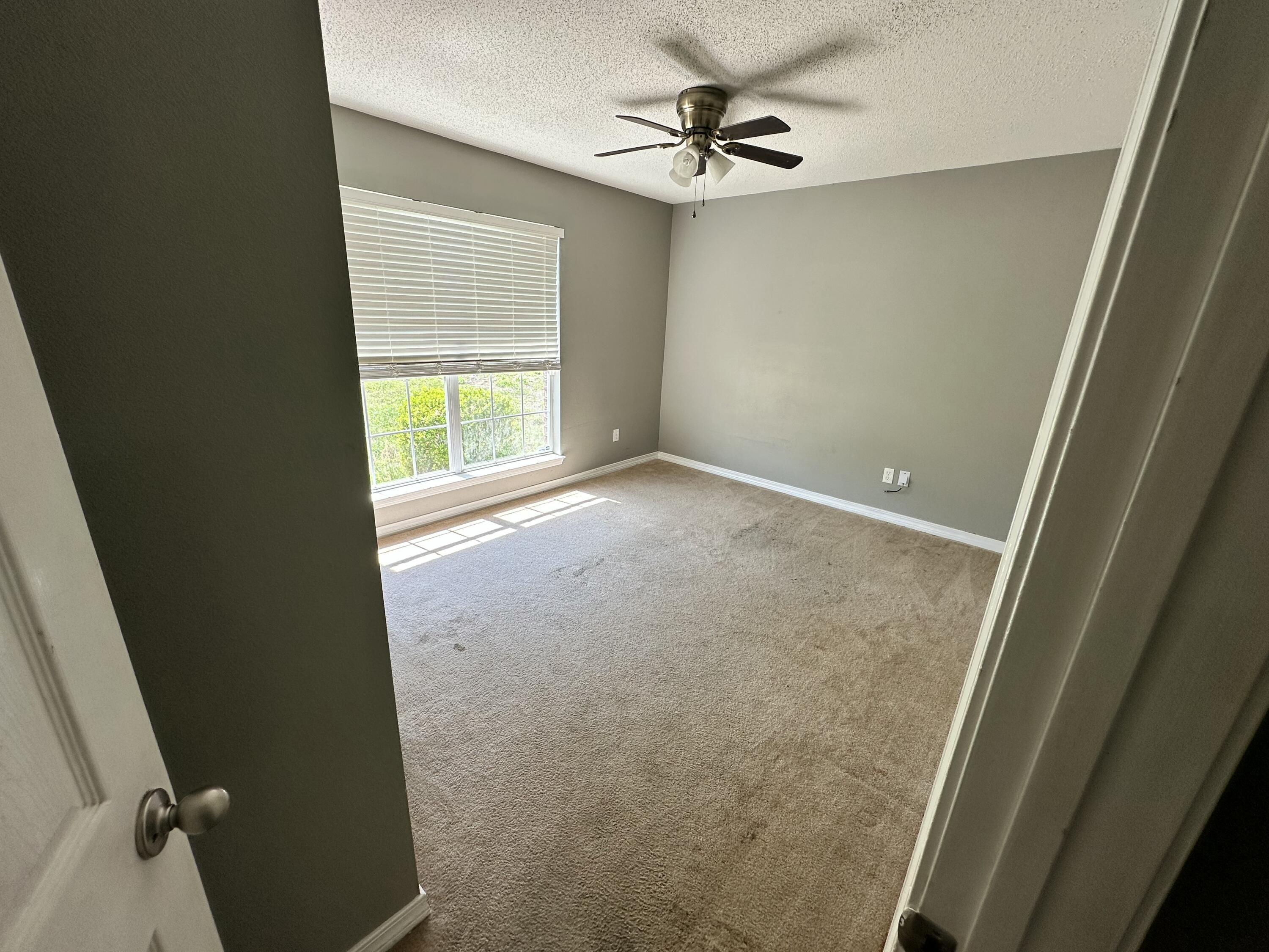 COUNTRY VIEW 10TH - Residential