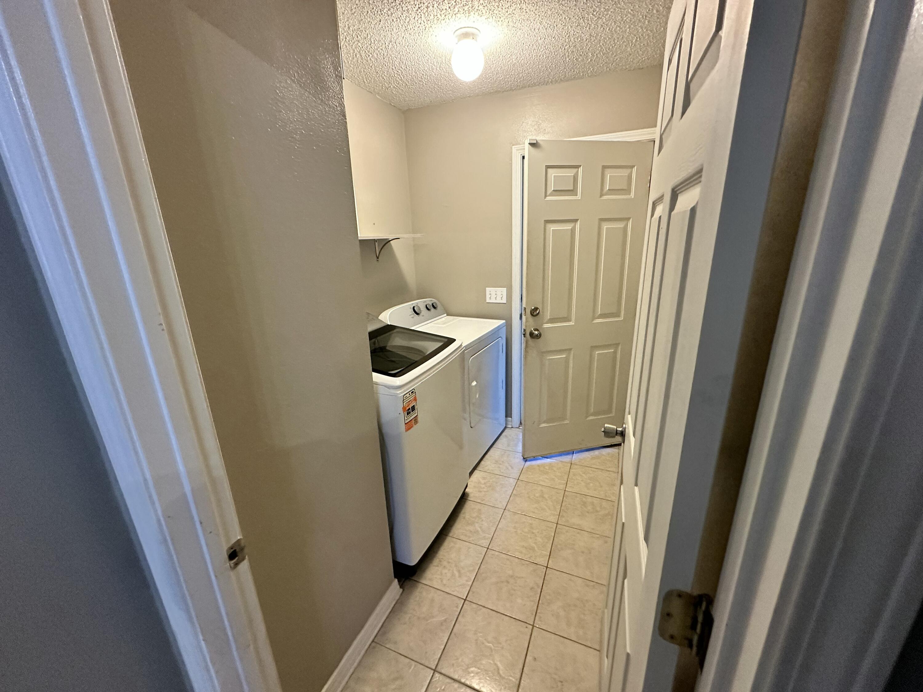 COUNTRY VIEW 10TH - Residential