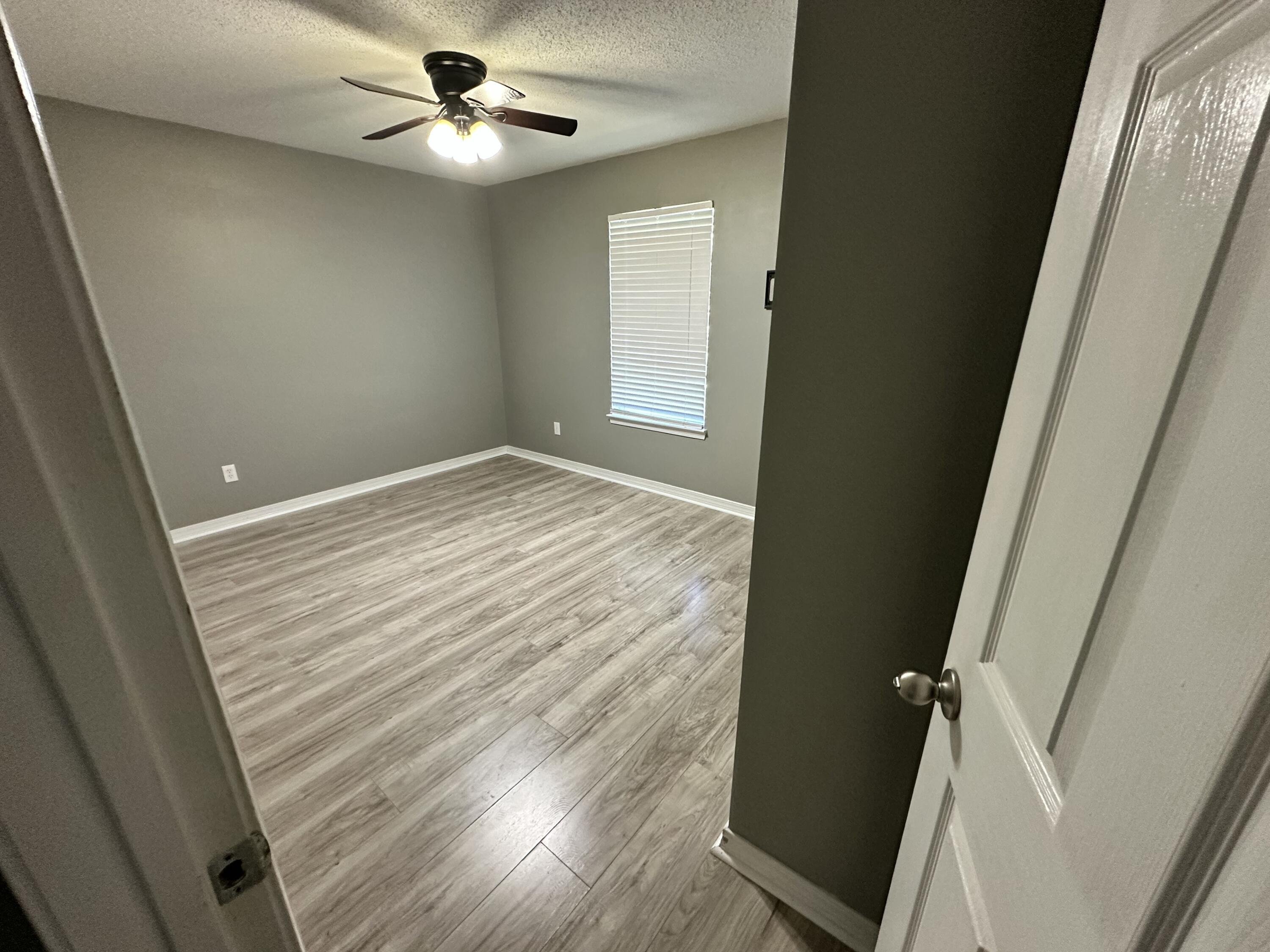 COUNTRY VIEW 10TH - Residential