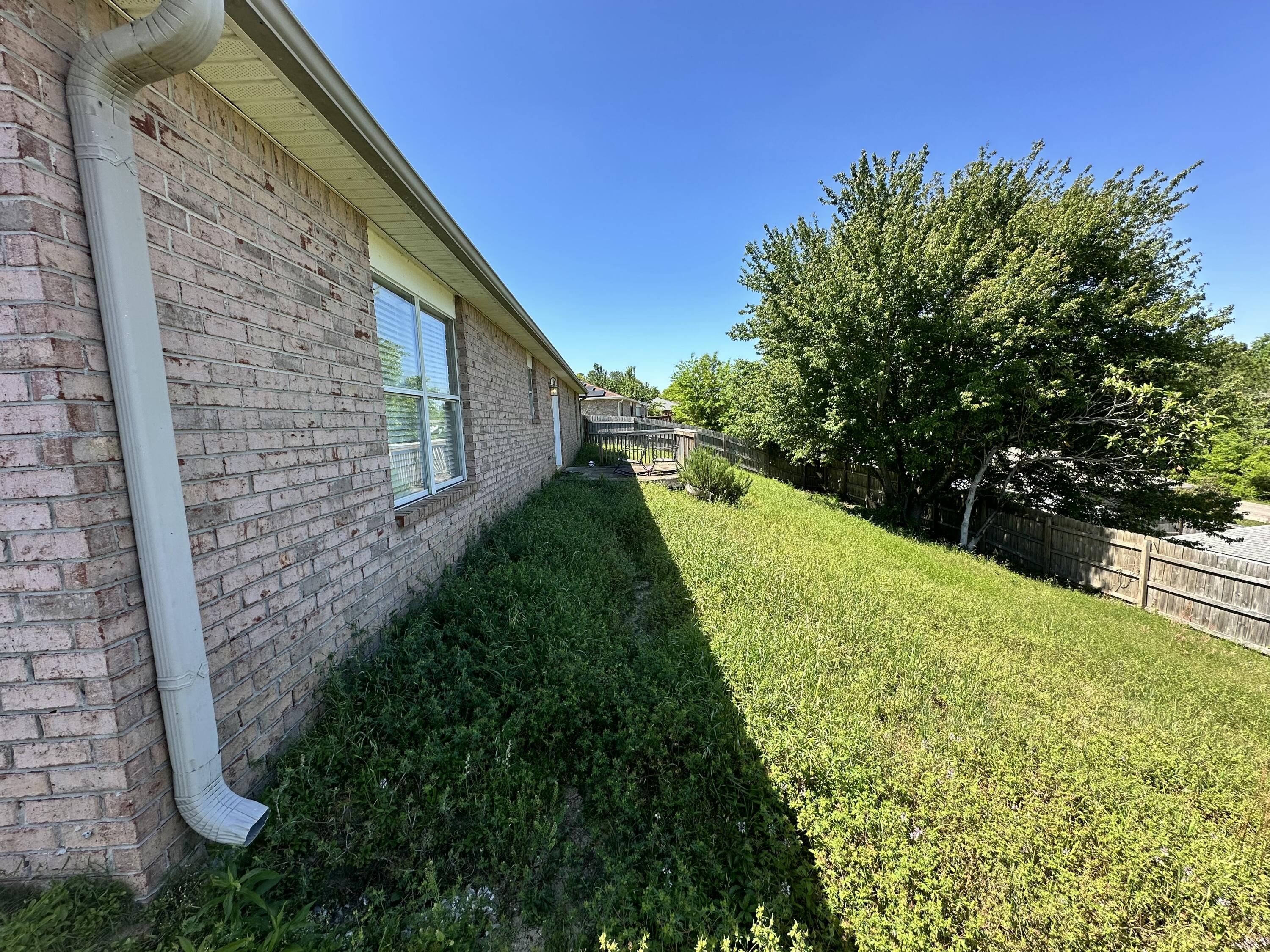 COUNTRY VIEW 10TH - Residential