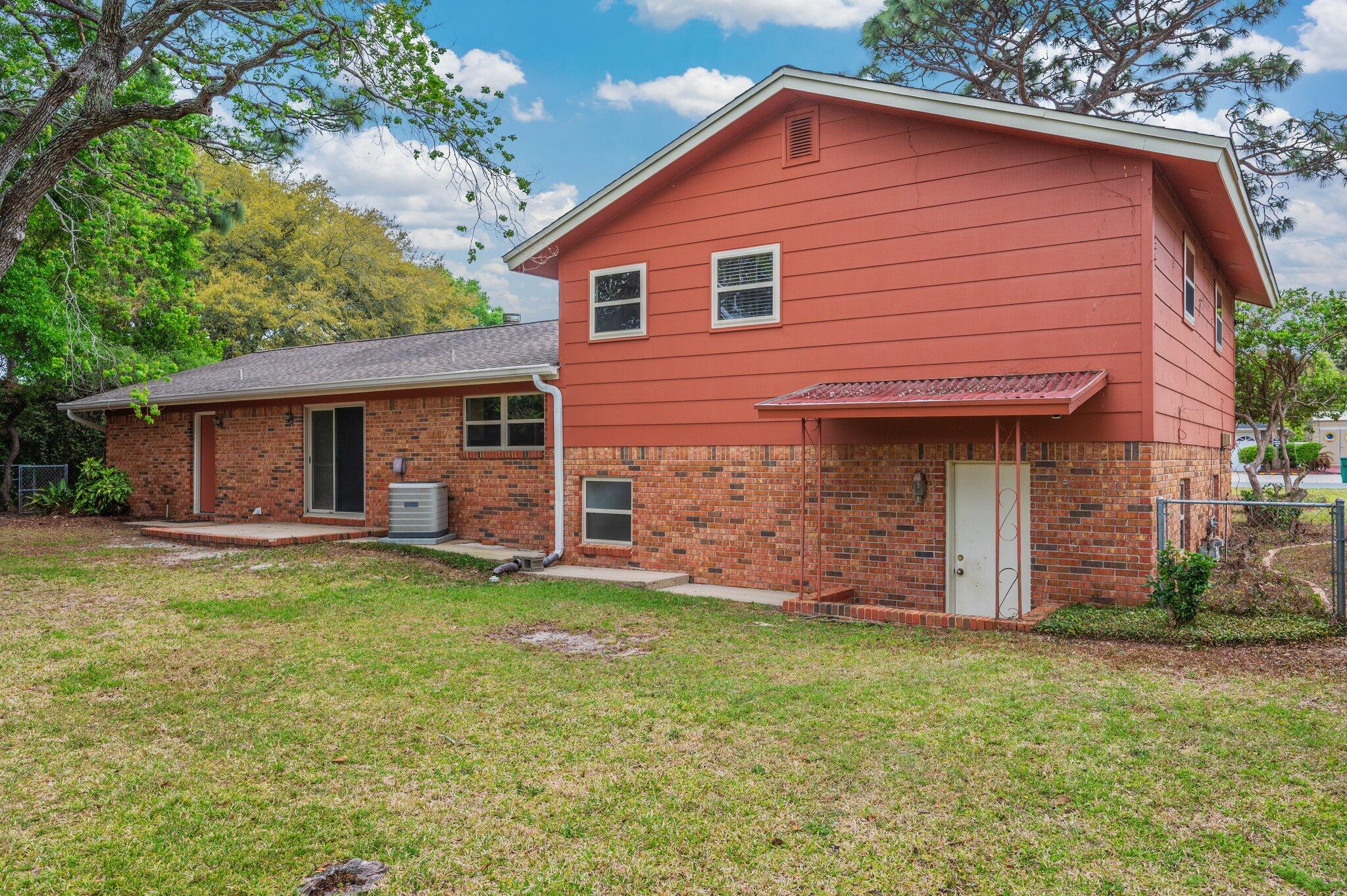 BAYOU POQUITO - Residential