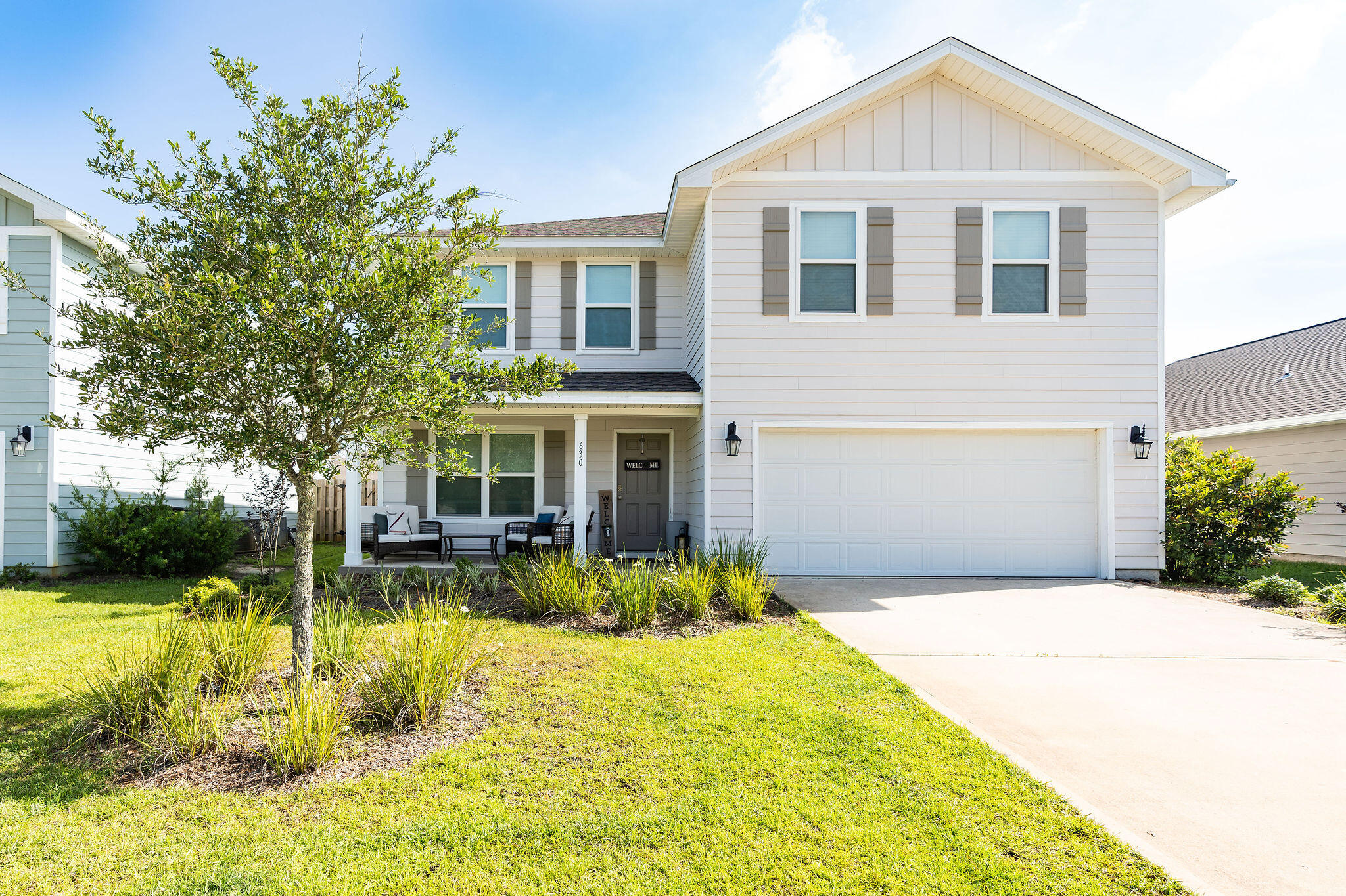 Beautiful 4 bed, 2.5 bath single-family home in Hammock Bay - Freeport, FL. Built in 2020, this modern home features updated appliances, EVP flooring in kitchen, dining and living room, and plush carpet in bedrooms, plenty of storage closets, spacious master, double vanity sinks in both full baths, additional living room/flex room on main level, covered patio and porch, garage, and fenced in backyard.Included with your rent is access to all Hammock Bay amenities - THREE pools, 24/7/365 fitness center, bike trails, parks, dog park, pickleball and more!$45 application fee.Pets allowed, restrictions apply. If approved, a non-refundable pet fee of $250 per pet and $25/mo pet rent per pet will apply.A one-time $100 lease admin fee applies.