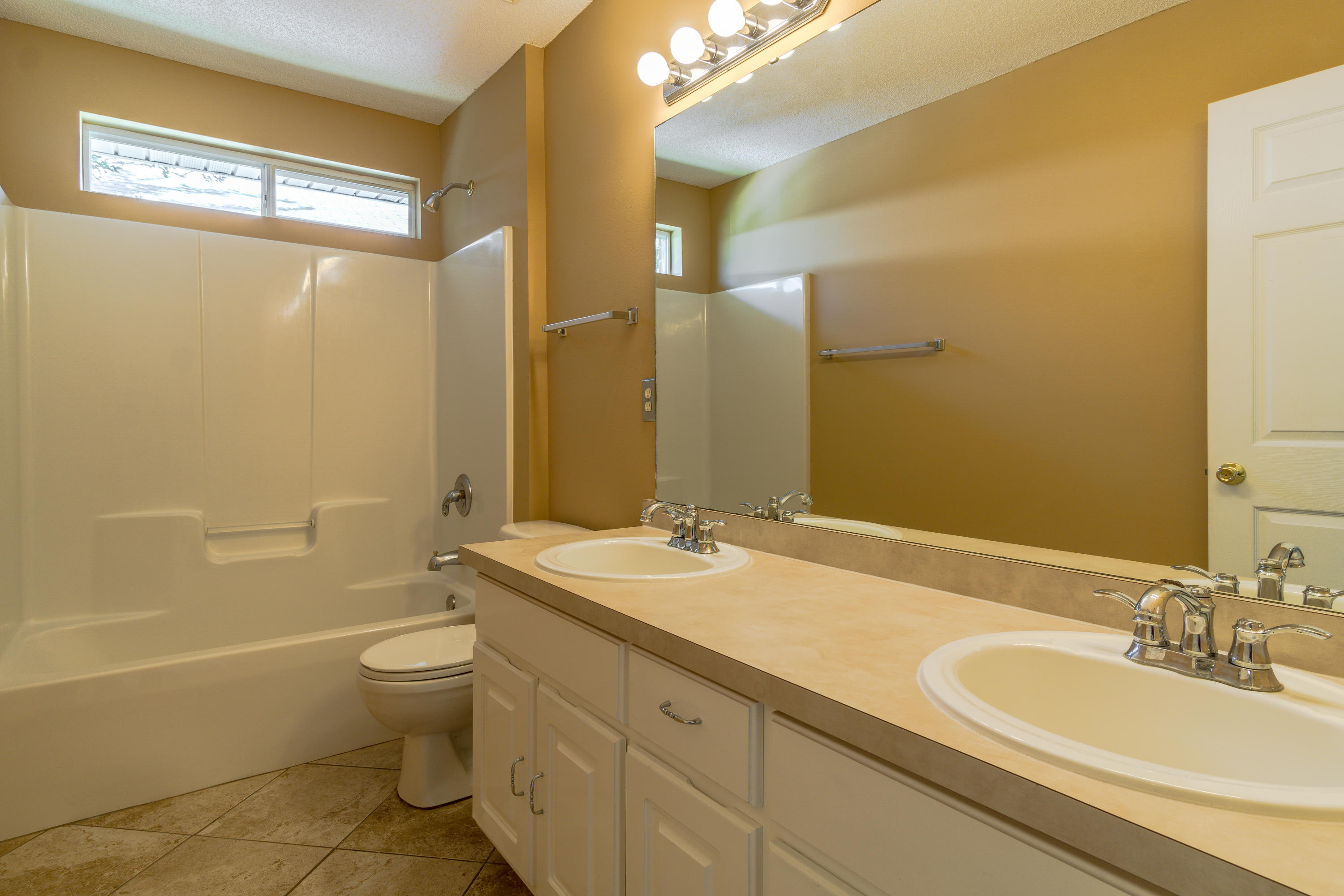 EMERALD VILLAGE S/D - Residential