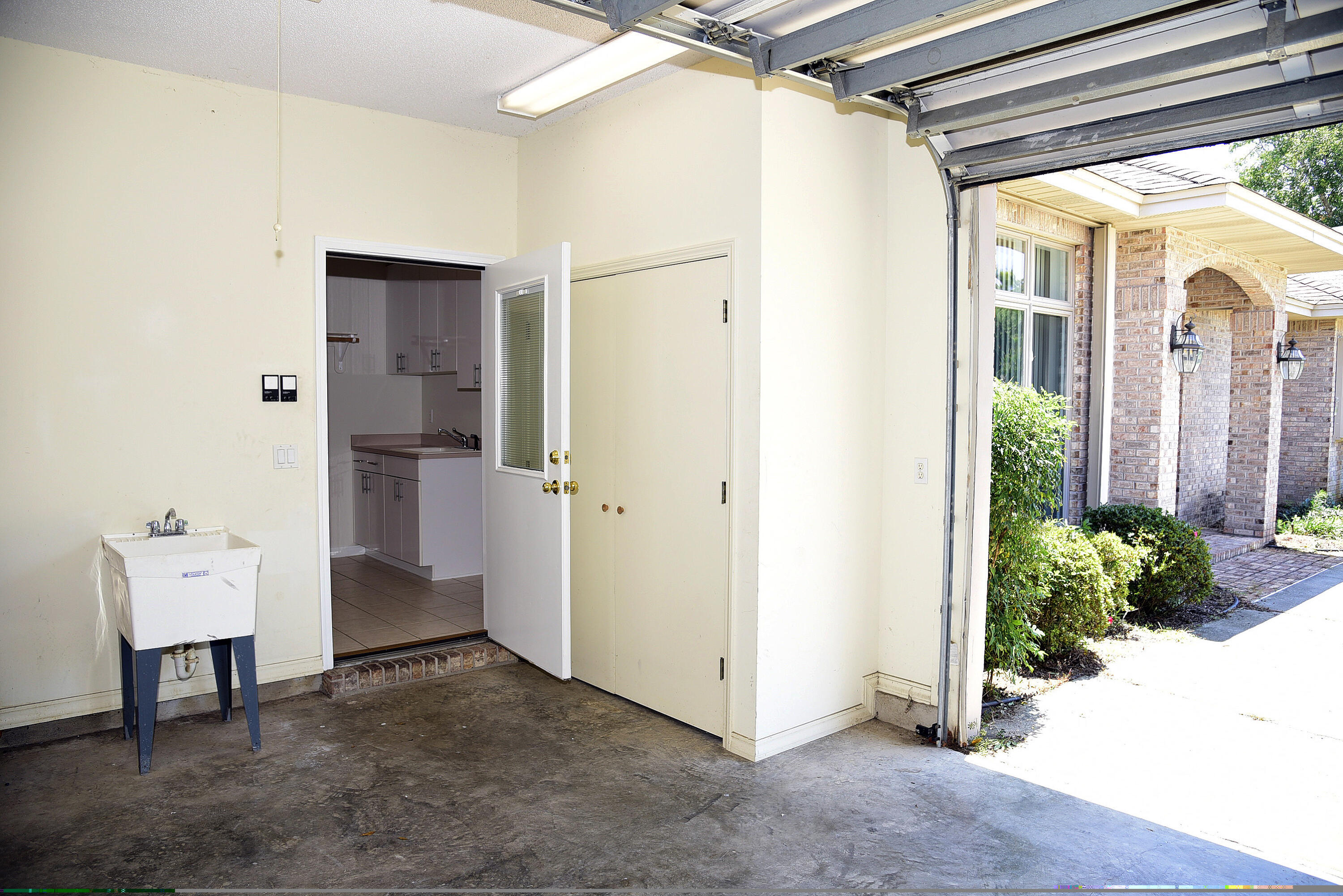 GLENLAKE PH 2 - Residential Lease