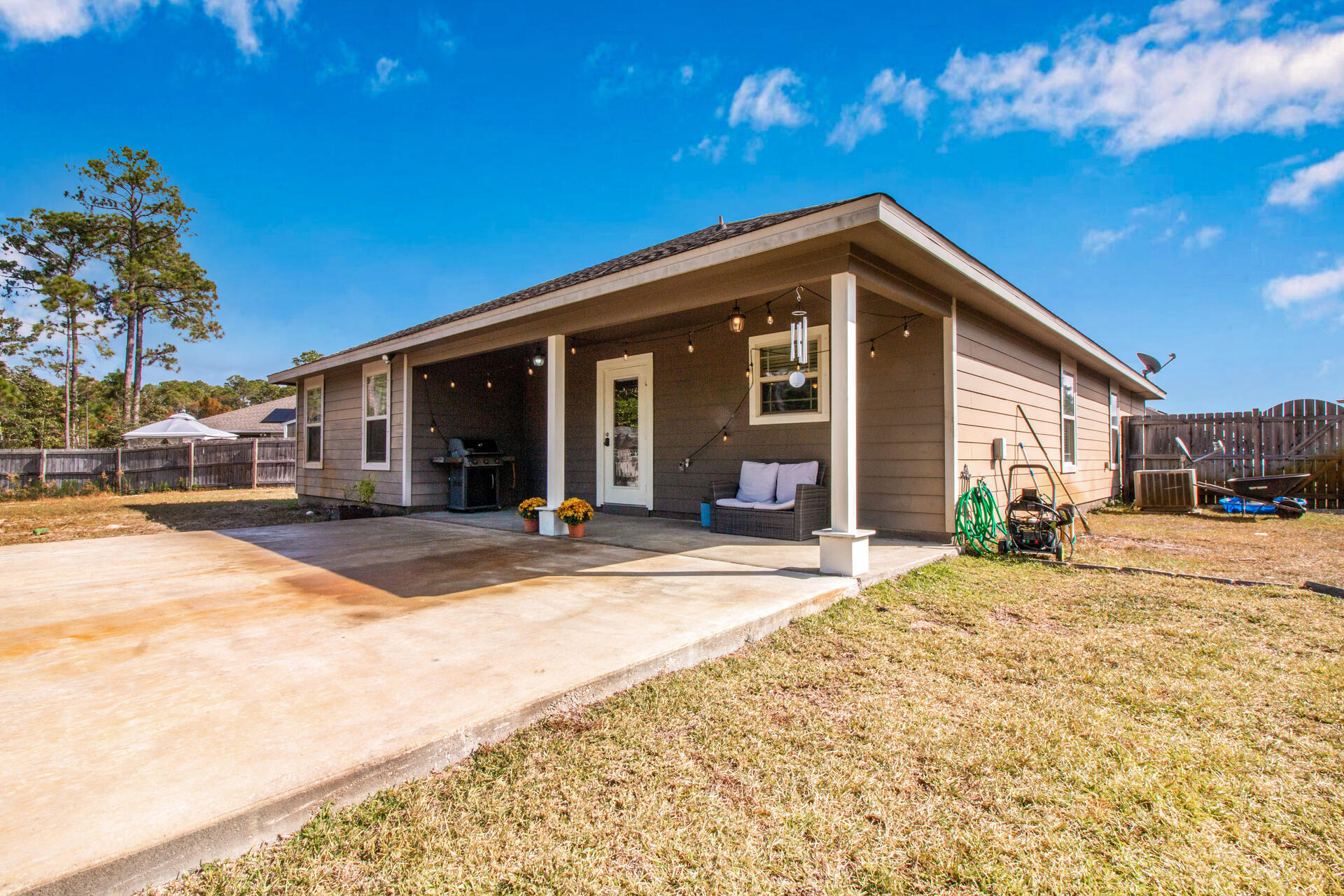 COTTAGES AT EAST RIVER - Residential