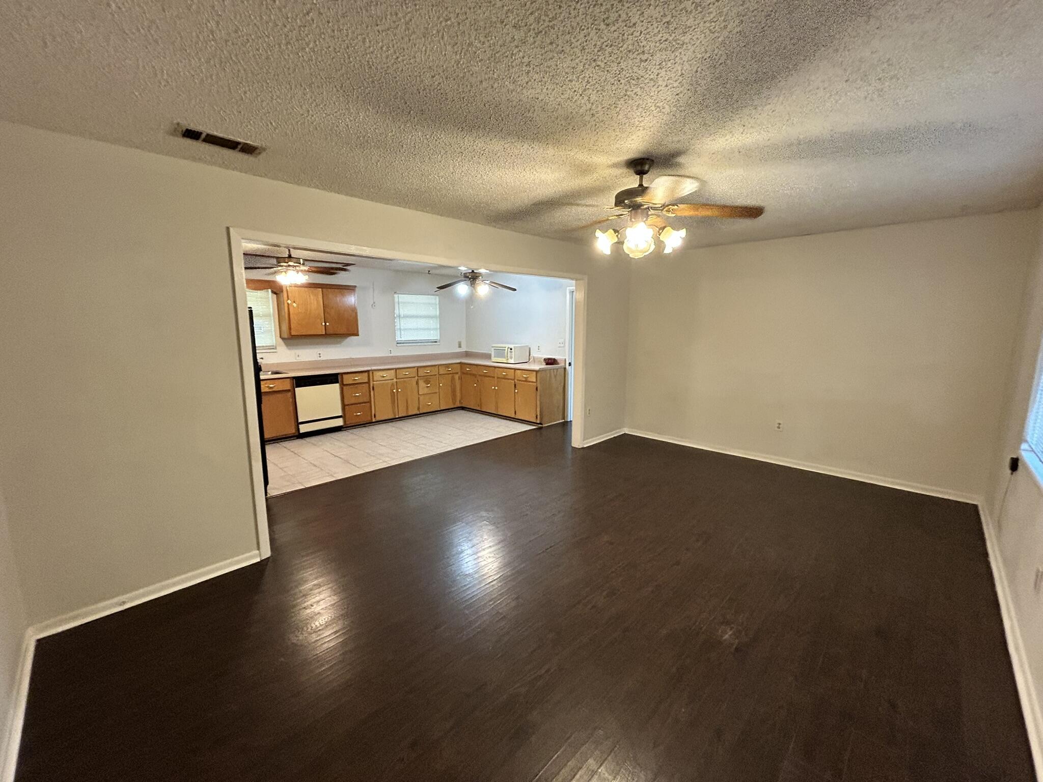 METES & BOUNDS - Residential Lease