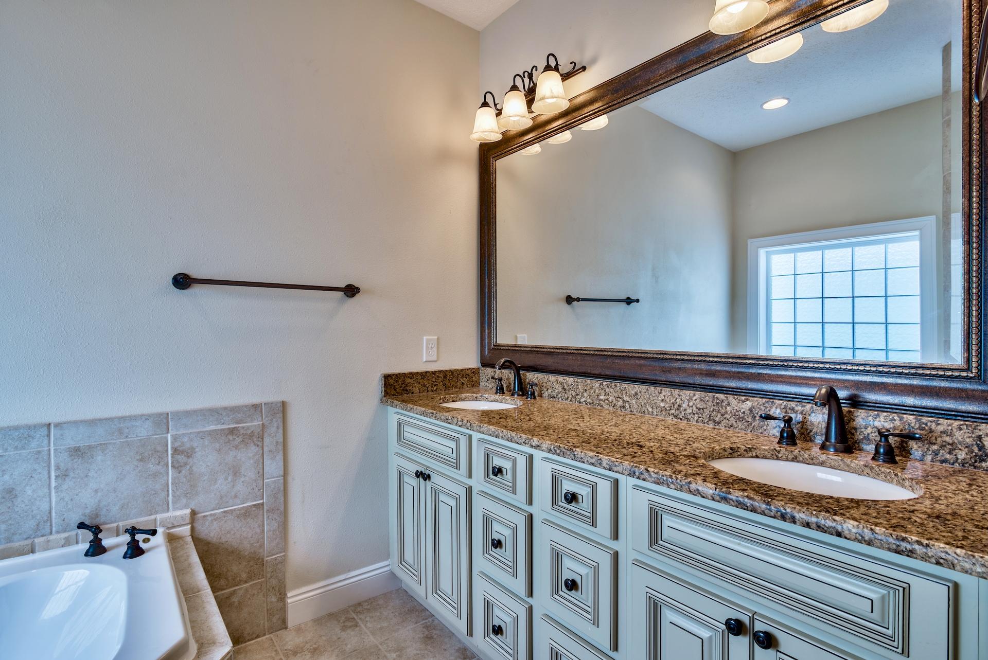 PARADISE GROVE - Residential