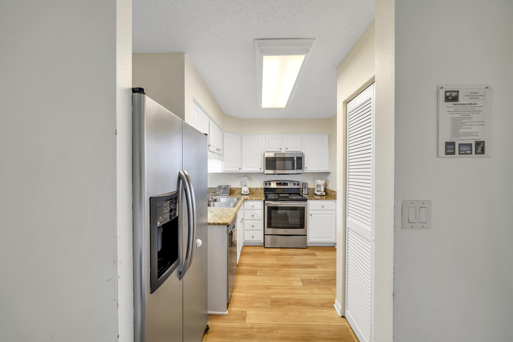 ISLANDER CONDO PH 2 - Residential