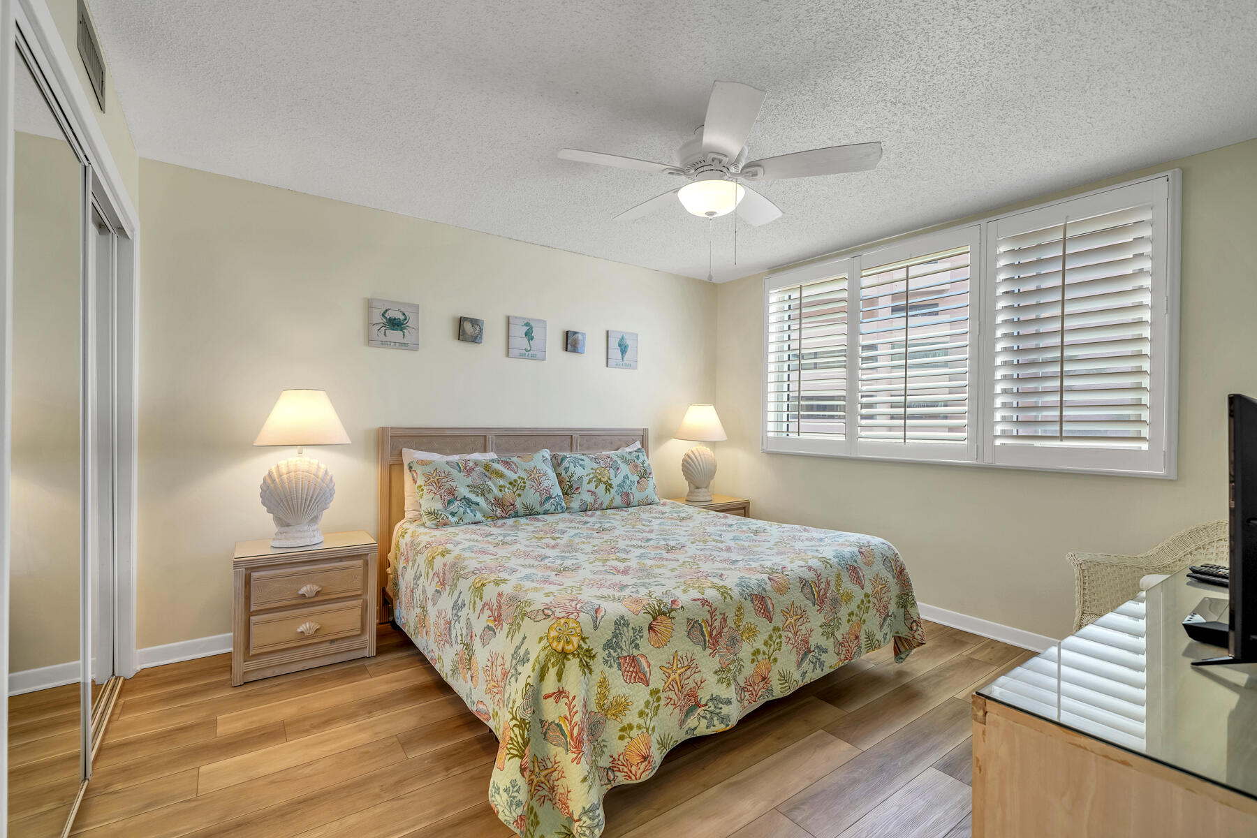 ISLANDER CONDO PH 2 - Residential