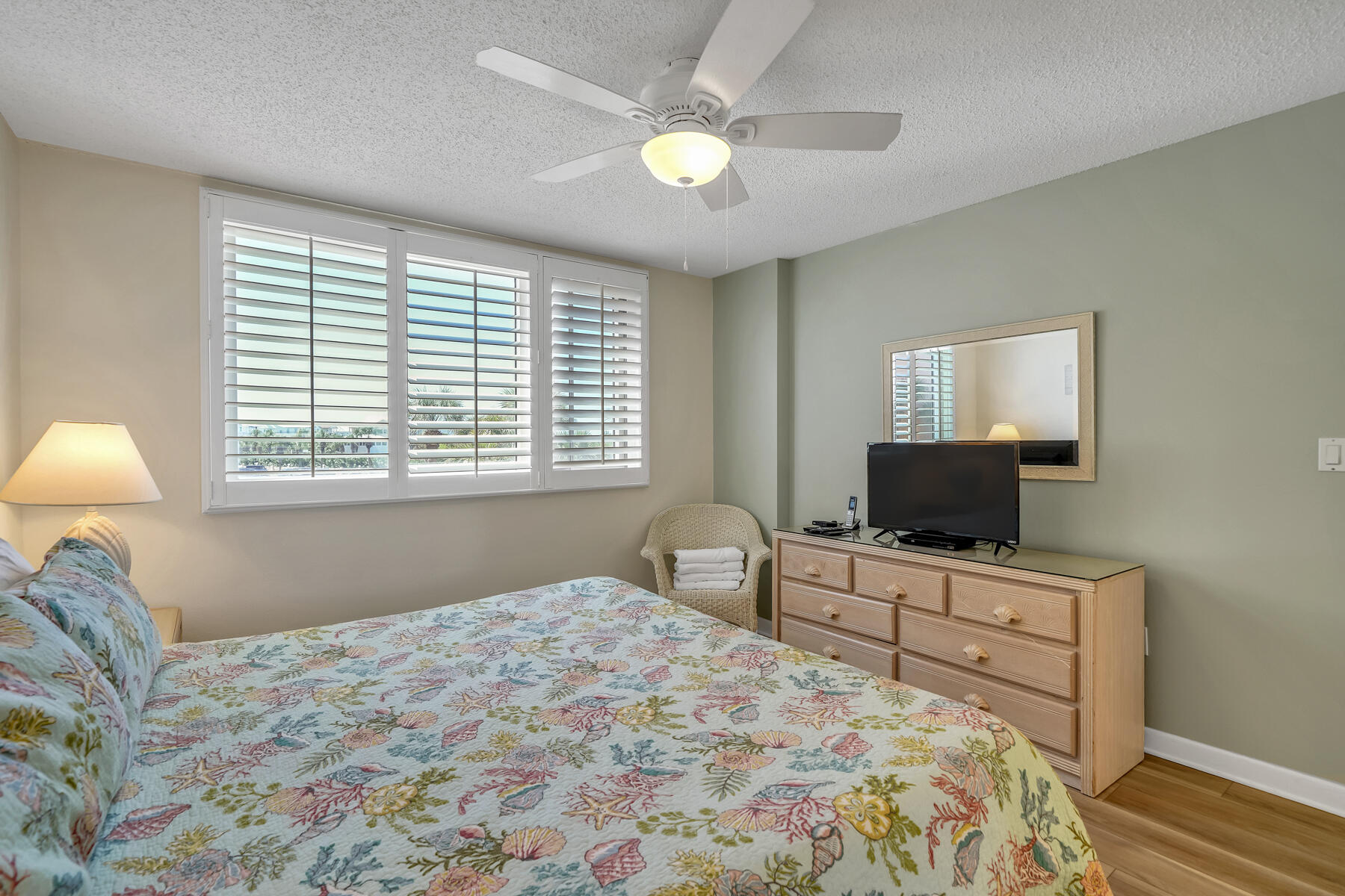 ISLANDER CONDO PH 2 - Residential
