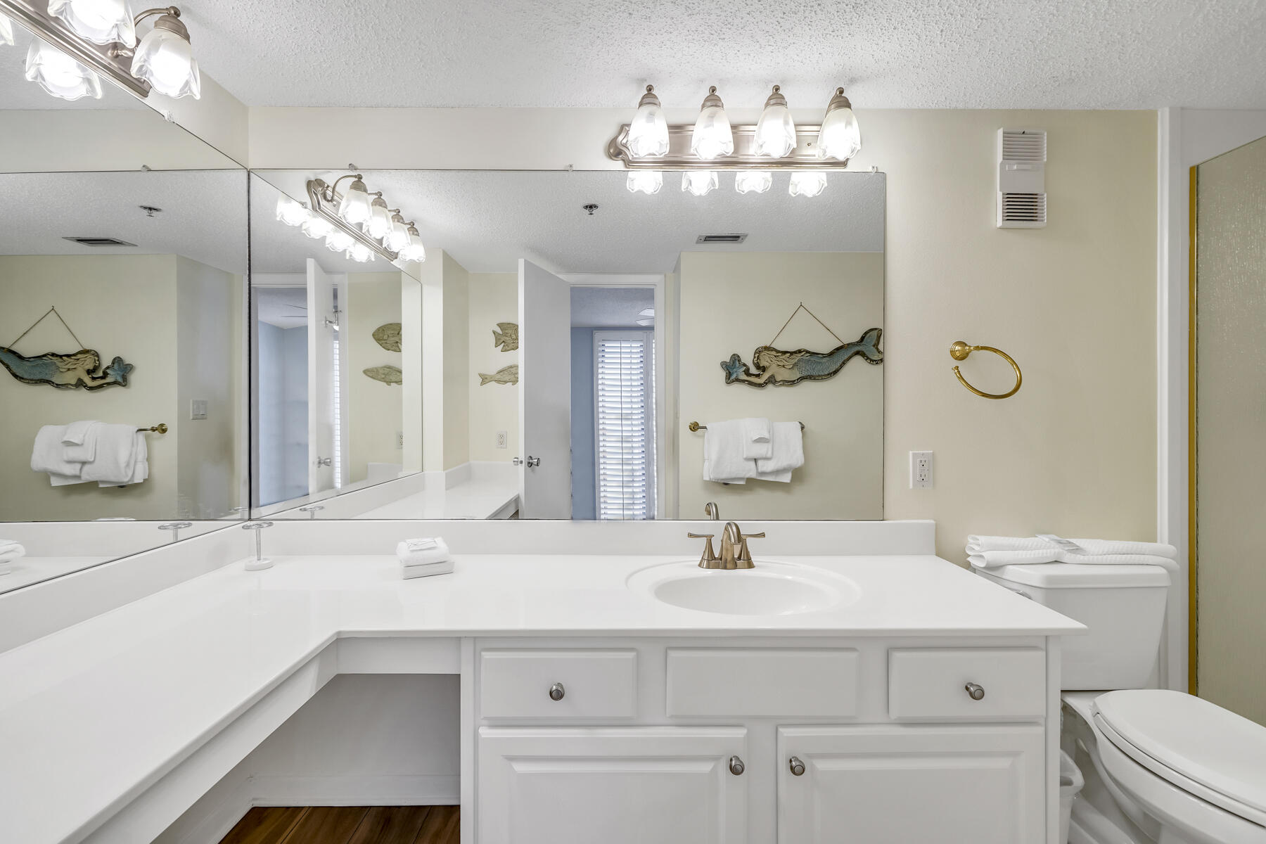 ISLANDER CONDO PH 2 - Residential